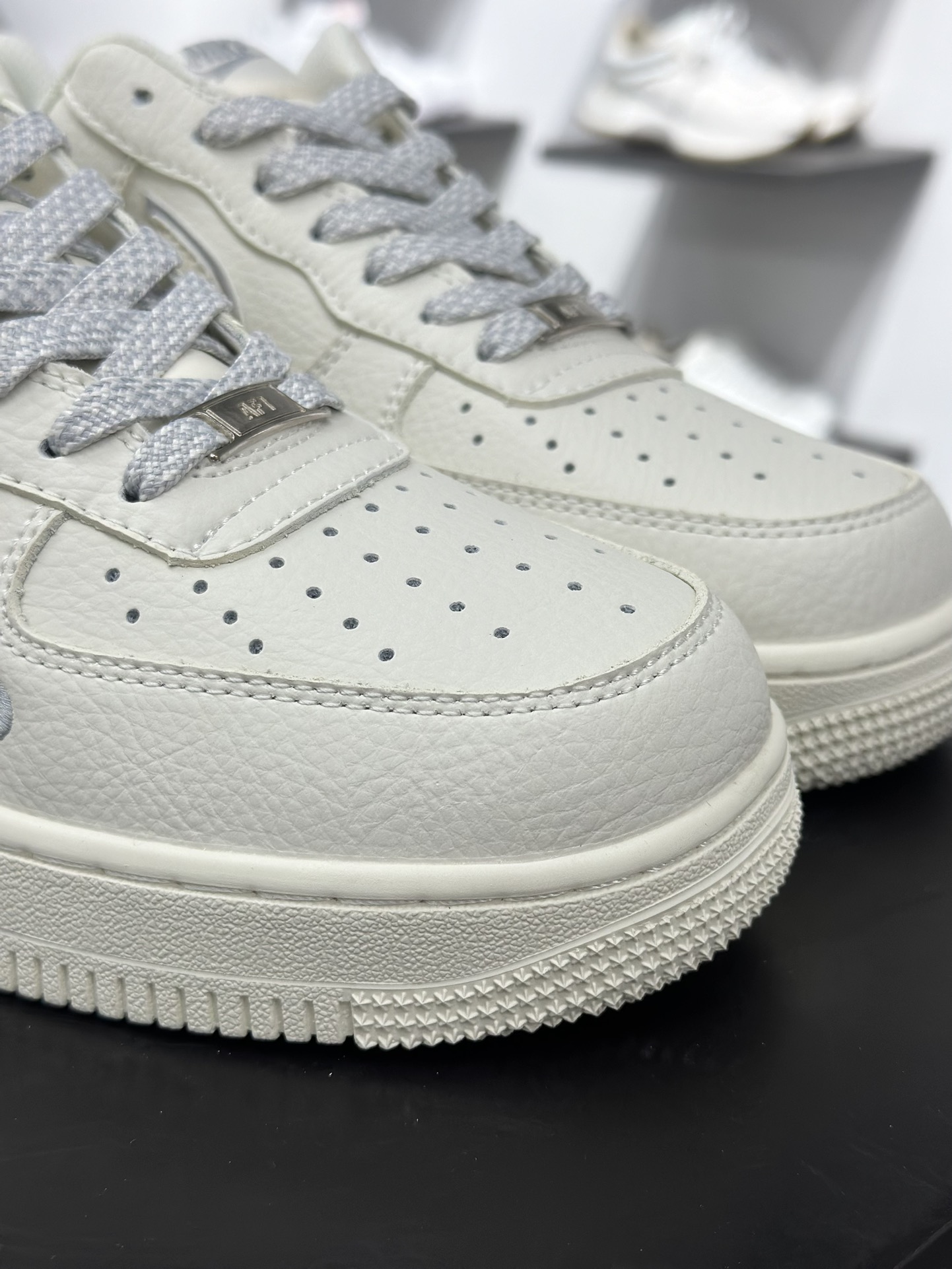 260 Nike Air Force 1‘07 Low 耐克联名 米灰边 空军一号低帮休闲板鞋  CS5288-033