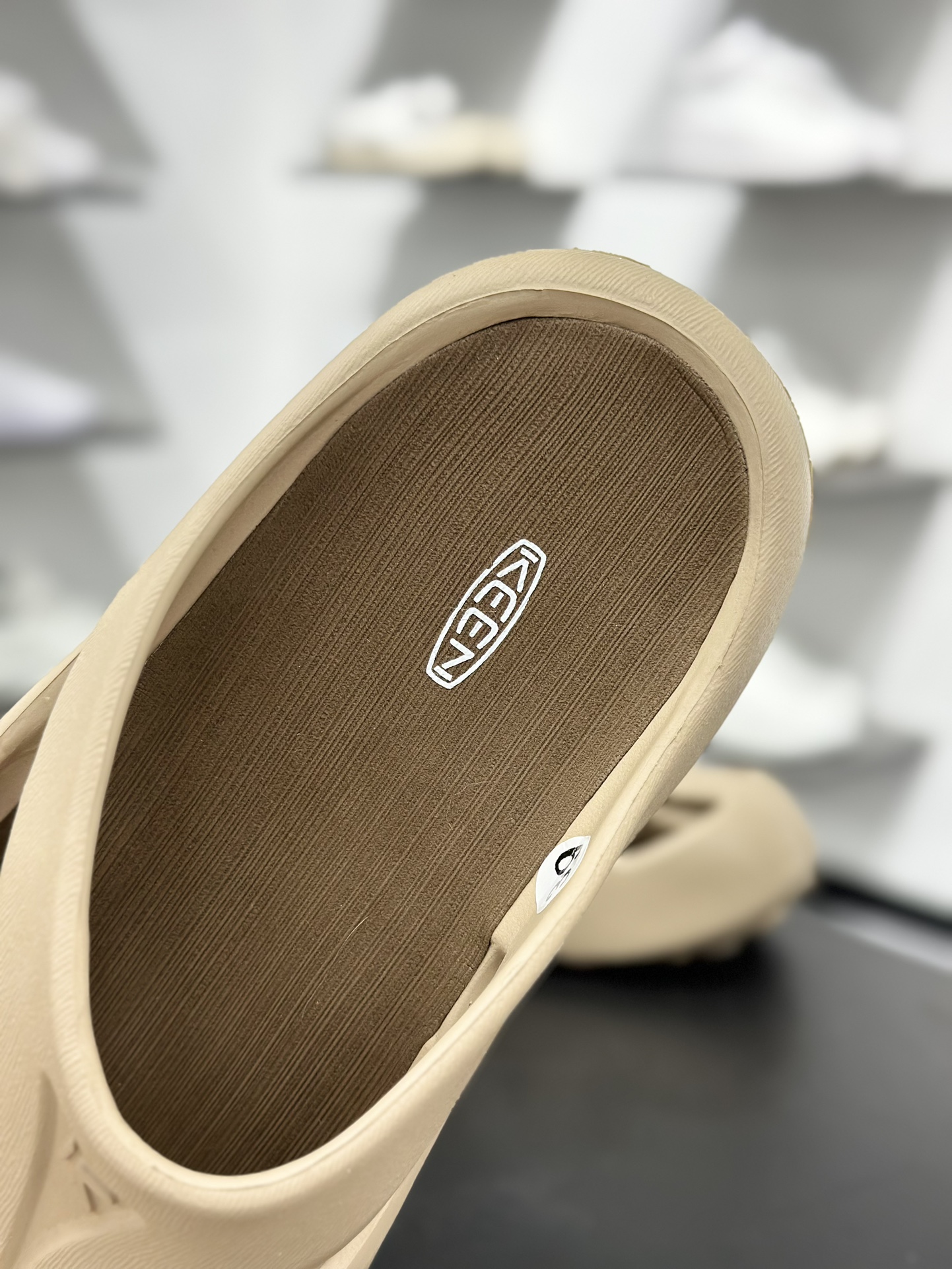 160 科恩Keen Shanti Comfortable Slip-On Clog 亮丽人生系列穆勒风包头式溯溪涉水洞洞休闲户外露营凉拖鞋 1027373-Chinese UA Cheap High Quatity Brand Clothes Bags handbags Sneakers wholesale wholesaler seller from China Factory suppliers Fashion Clothing Shoes best Quality Beautiful Price 160 科恩Keen Shanti Comfortable Slip-On Clog 亮丽人生系列穆勒风包头式溯溪涉水洞洞休闲户外露营凉拖鞋 1027373