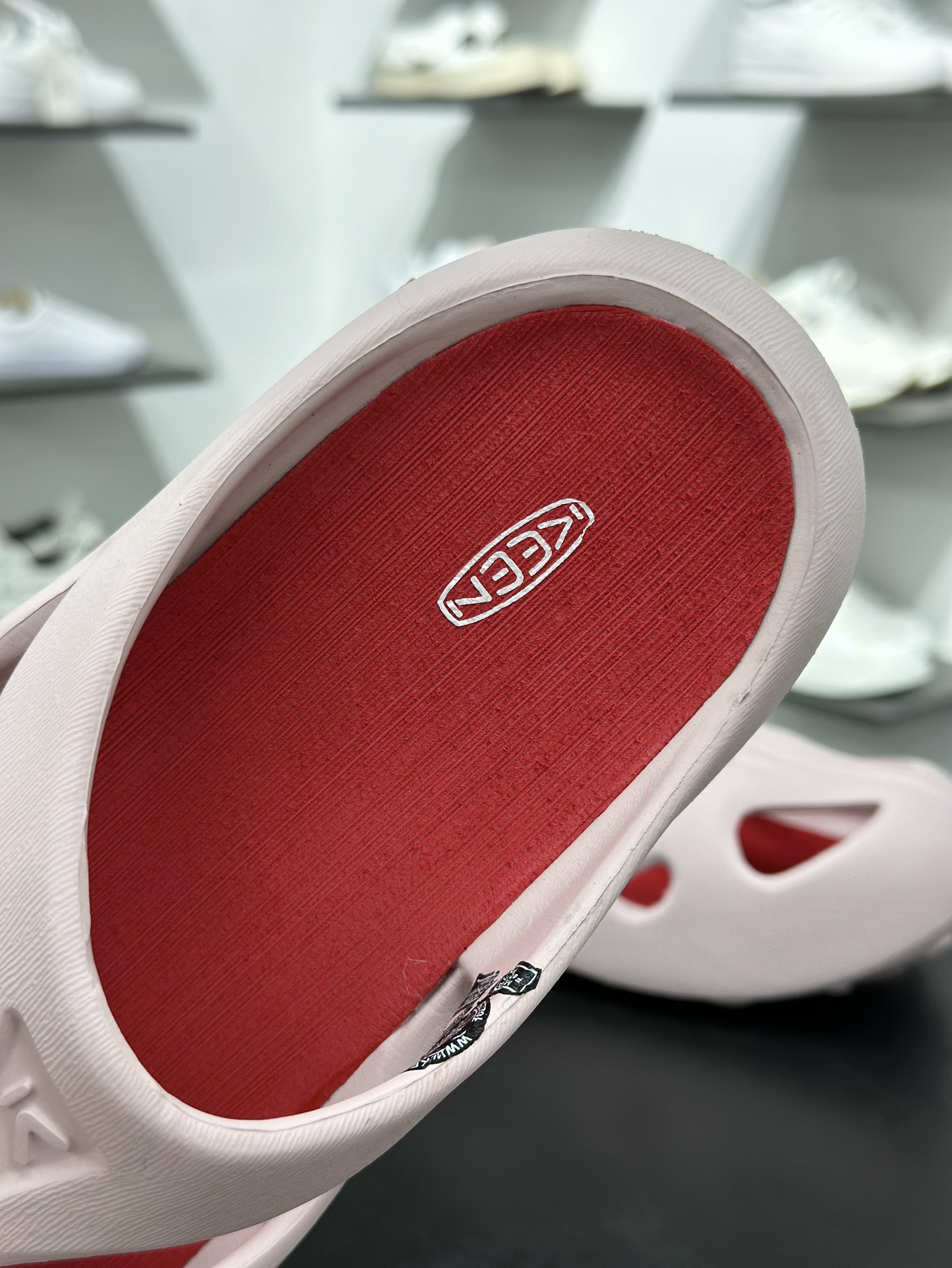 160 科恩Keen Shanti Comfortable Slip-On Clog 亮丽人生系列穆勒风包头式溯溪涉水洞洞休闲户外露营凉拖鞋 1027372-Chinese UA Cheap High Quatity Brand Clothes Bags handbags Sneakers wholesale wholesaler seller from China Factory suppliers Fashion Clothing Shoes best Quality Beautiful Price 160 科恩Keen Shanti Comfortable Slip-On Clog 亮丽人生系列穆勒风包头式溯溪涉水洞洞休闲户外露营凉拖鞋 1027372