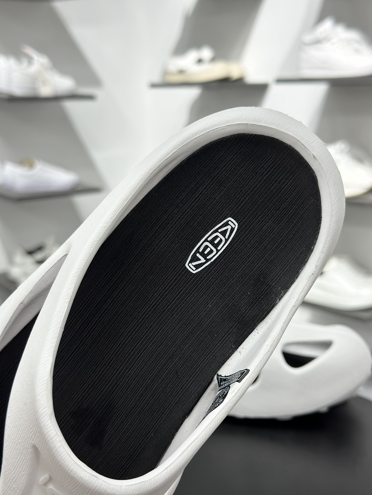 160 科恩Keen Shanti Comfortable Slip-On Clog 亮丽人生系列穆勒风包头式溯溪涉水洞洞休闲户外露营凉拖鞋 1026264-Chinese UA Cheap High Quatity Brand Clothes Bags handbags Sneakers wholesale wholesaler seller from China Factory suppliers Fashion Clothing Shoes best Quality Beautiful Price 160 科恩Keen Shanti Comfortable Slip-On Clog 亮丽人生系列穆勒风包头式溯溪涉水洞洞休闲户外露营凉拖鞋 1026264