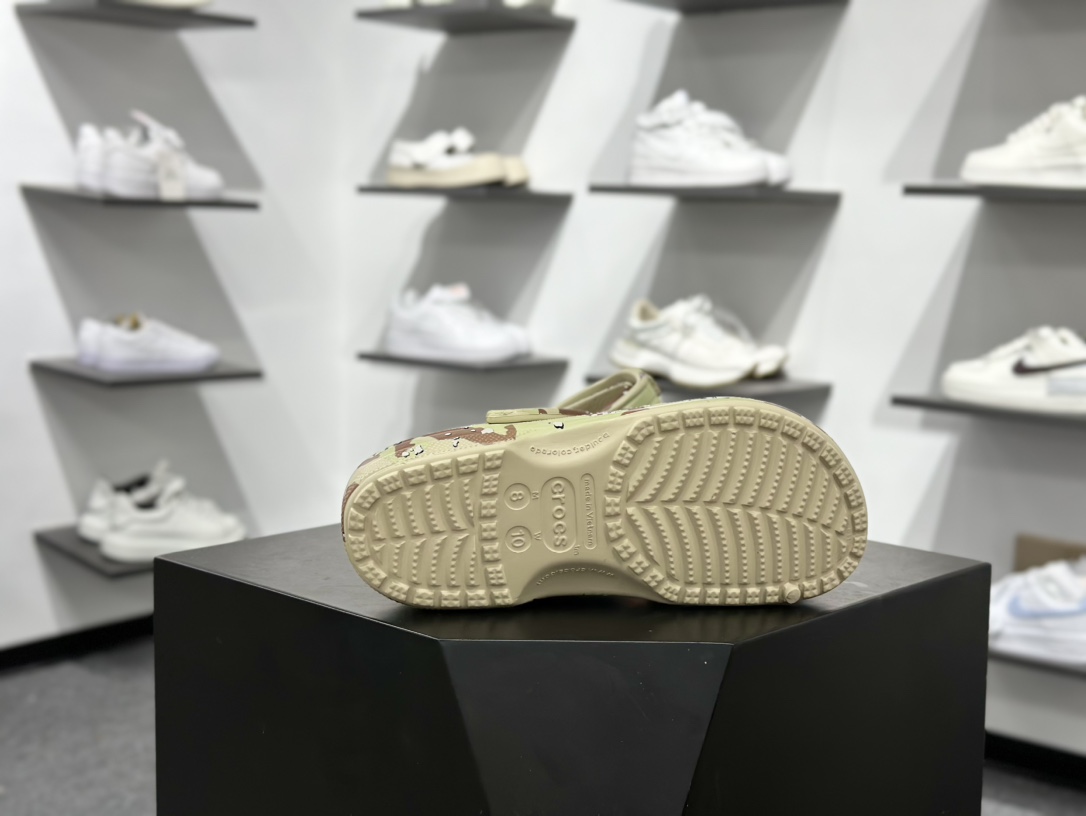 140 Crocs卡骆驰 Classic clog 全幅印花 洞洞鞋 经典一脚蹬包头洞洞鞋