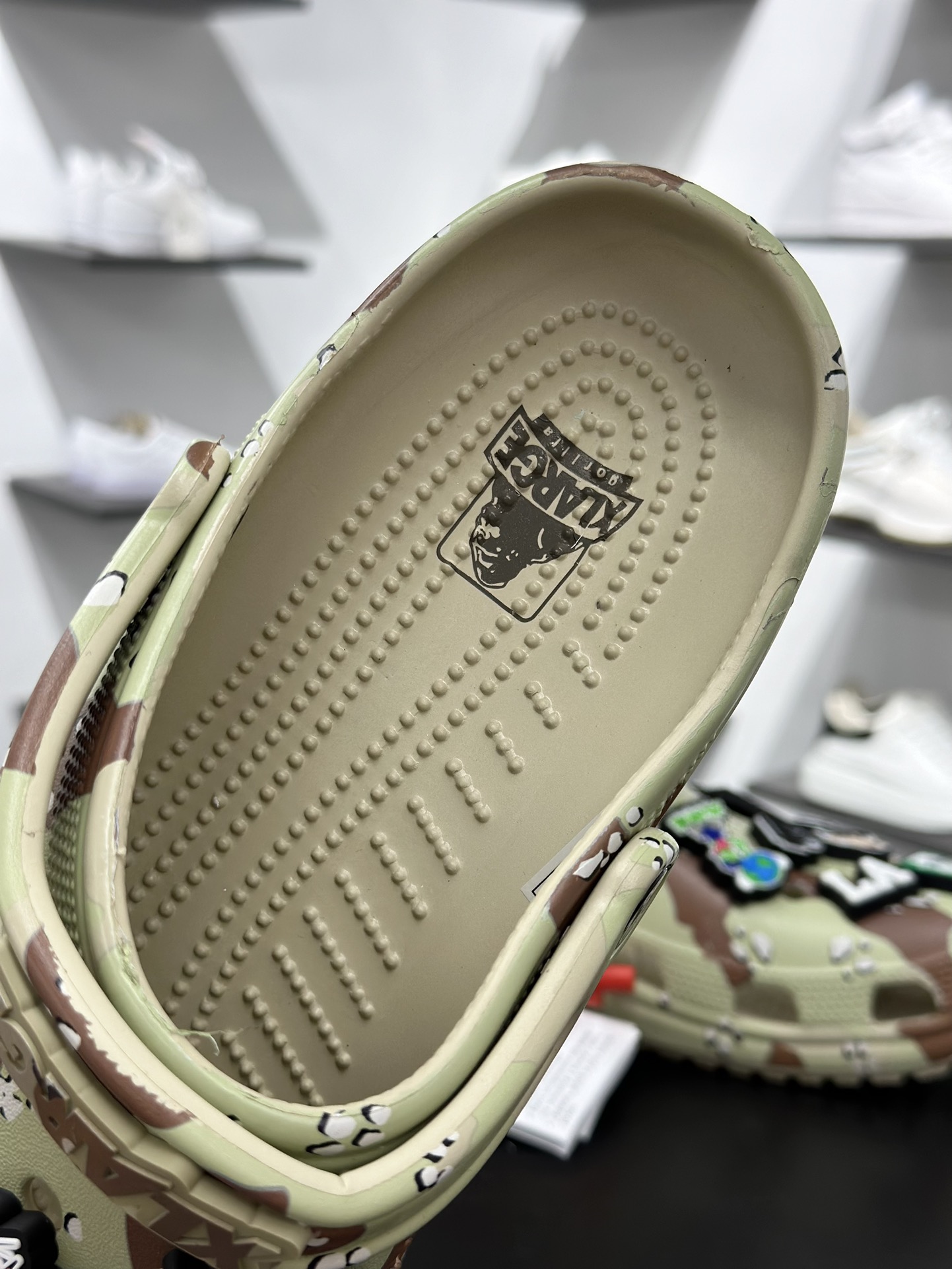 140 Crocs卡骆驰 Classic clog 全幅印花 洞洞鞋 经典一脚蹬包头洞洞鞋