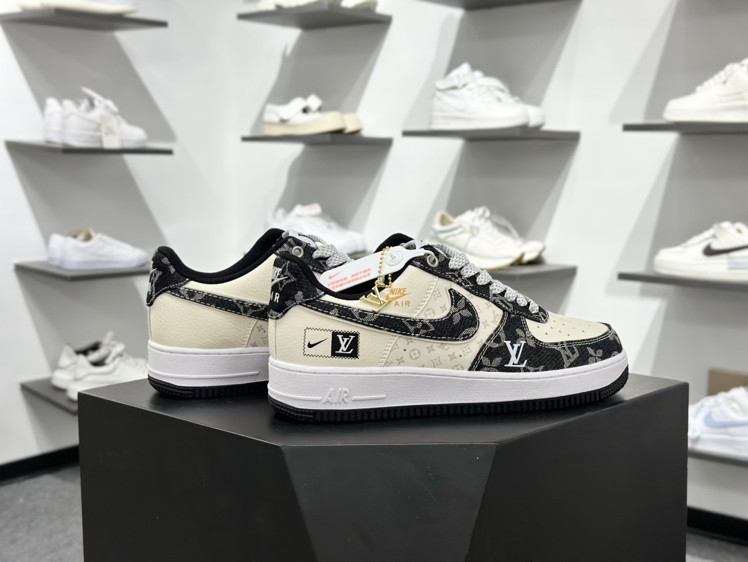 220 Air Force 1 Low ”By You” 克罗心白黑小标 3694N205-Chinese UA Cheap High Quatity Brand Clothes Bags handbags Sneakers wholesale wholesaler seller from China Factory suppliers Fashion Clothing Shoes best Quality Beautiful Price 220 Air Force 1 Low ”By You” 克罗心白黑小标 3694N205