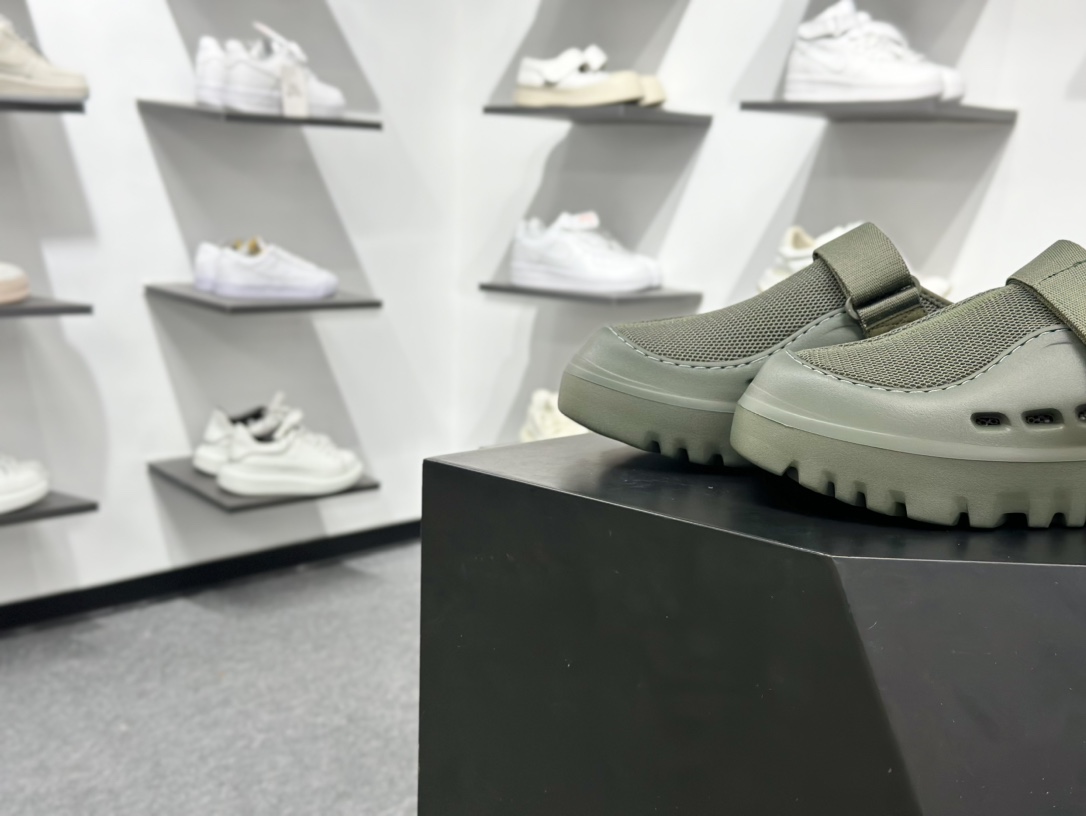 140 UGG GoldenGlow Slide 简约时尚 EVA 防磨一脚蹬拖鞋 1166912-Chinese UA Cheap High Quatity Brand Clothes Bags handbags Sneakers wholesale wholesaler seller from China Factory suppliers Fashion Clothing Shoes best Quality Beautiful Price 140 UGG GoldenGlow Slide 简约时尚 EVA 防磨一脚蹬拖鞋 1166912