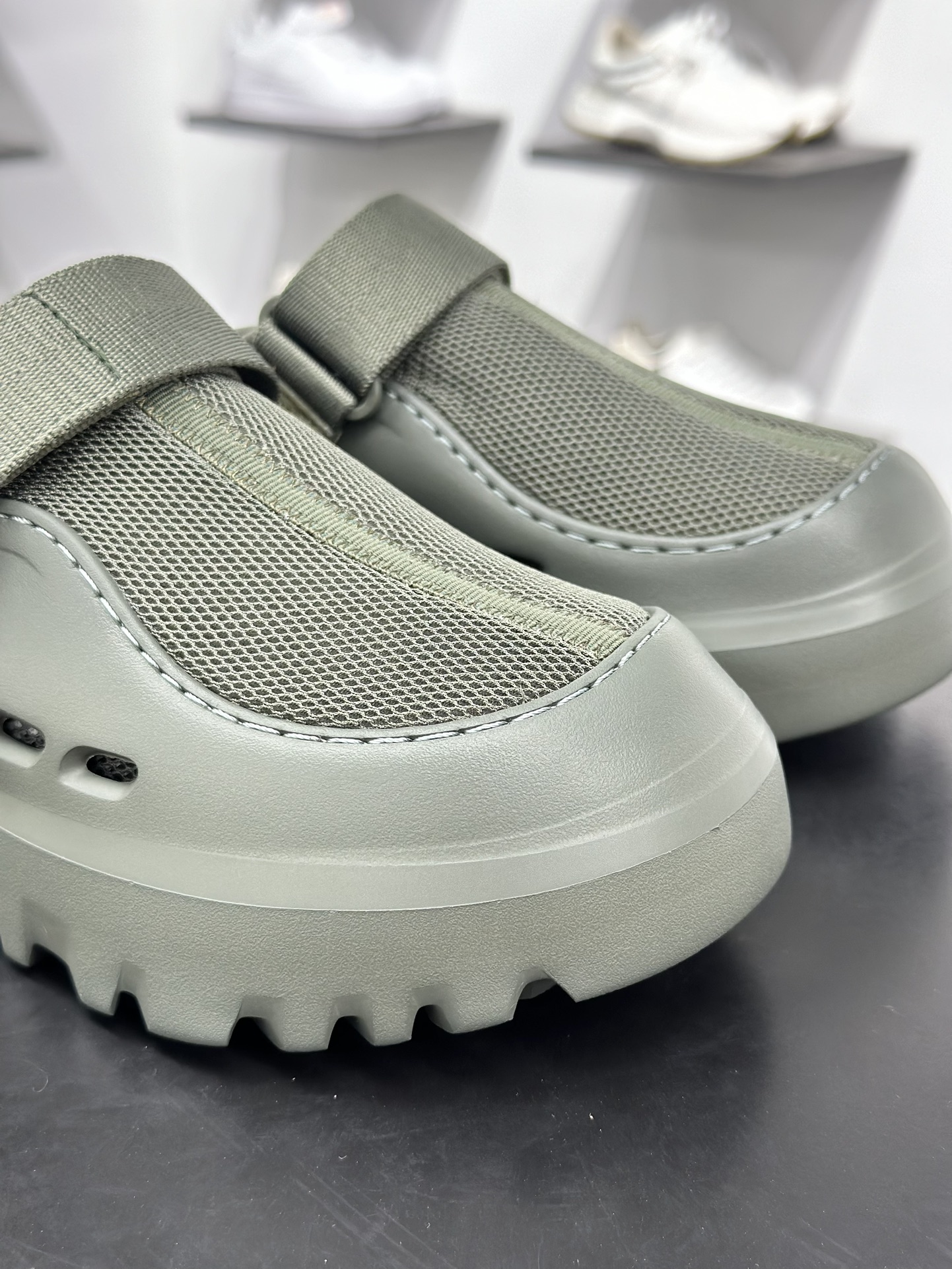 140 UGG GoldenGlow Slide 简约时尚 EVA 防磨一脚蹬拖鞋 1166912-Chinese UA Cheap High Quatity Brand Clothes Bags handbags Sneakers wholesale wholesaler seller from China Factory suppliers Fashion Clothing Shoes best Quality Beautiful Price 140 UGG GoldenGlow Slide 简约时尚 EVA 防磨一脚蹬拖鞋 1166912