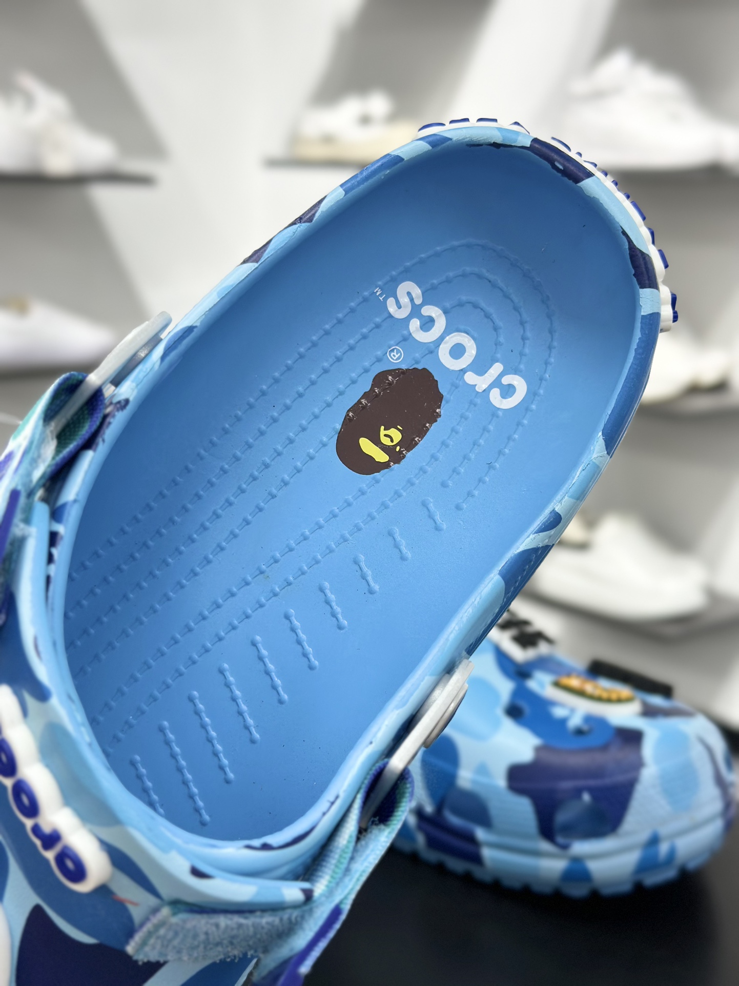 120 BATHING APE x Crocs Classic clog 卡骆驰Bape联名迷彩印花舒适百搭洞洞鞋-Chinese UA Cheap High Quatity Brand Clothes Bags handbags Sneakers wholesale wholesaler seller from China Factory suppliers Fashion Clothing Shoes best Quality Beautiful Price 120 BATHING APE x Crocs Classic clog 卡骆驰Bape联名迷彩印花舒适百搭洞洞鞋