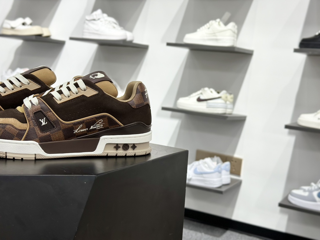 520 Nigo x Louis Vuitton 路易威登 LV Trainer 联名款 低帮休闲板鞋