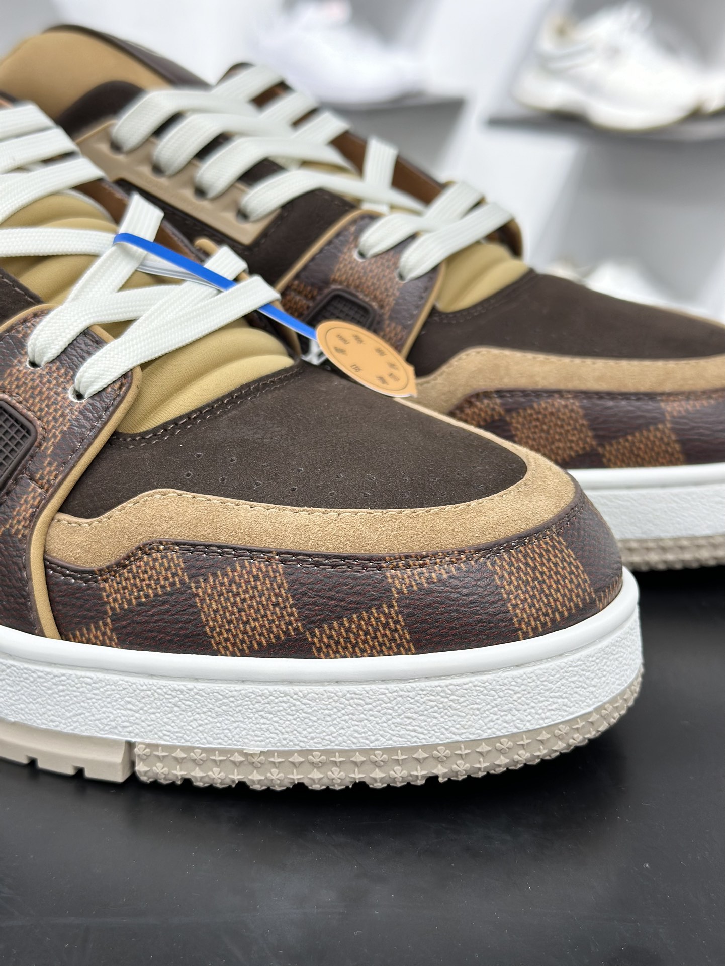520 Nigo x Louis Vuitton 路易威登 LV Trainer 联名款 低帮休闲板鞋