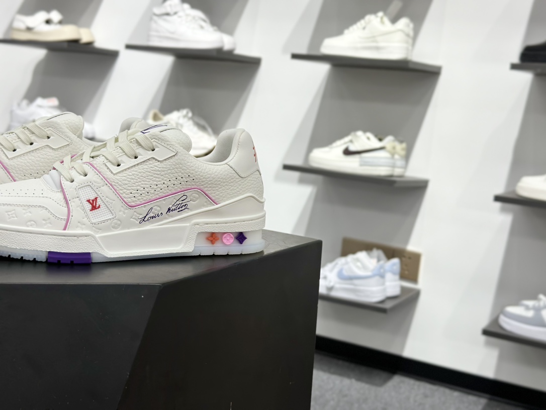 500 Louis Vuitton 路易威登 LV Trainer 低帮休闲板鞋