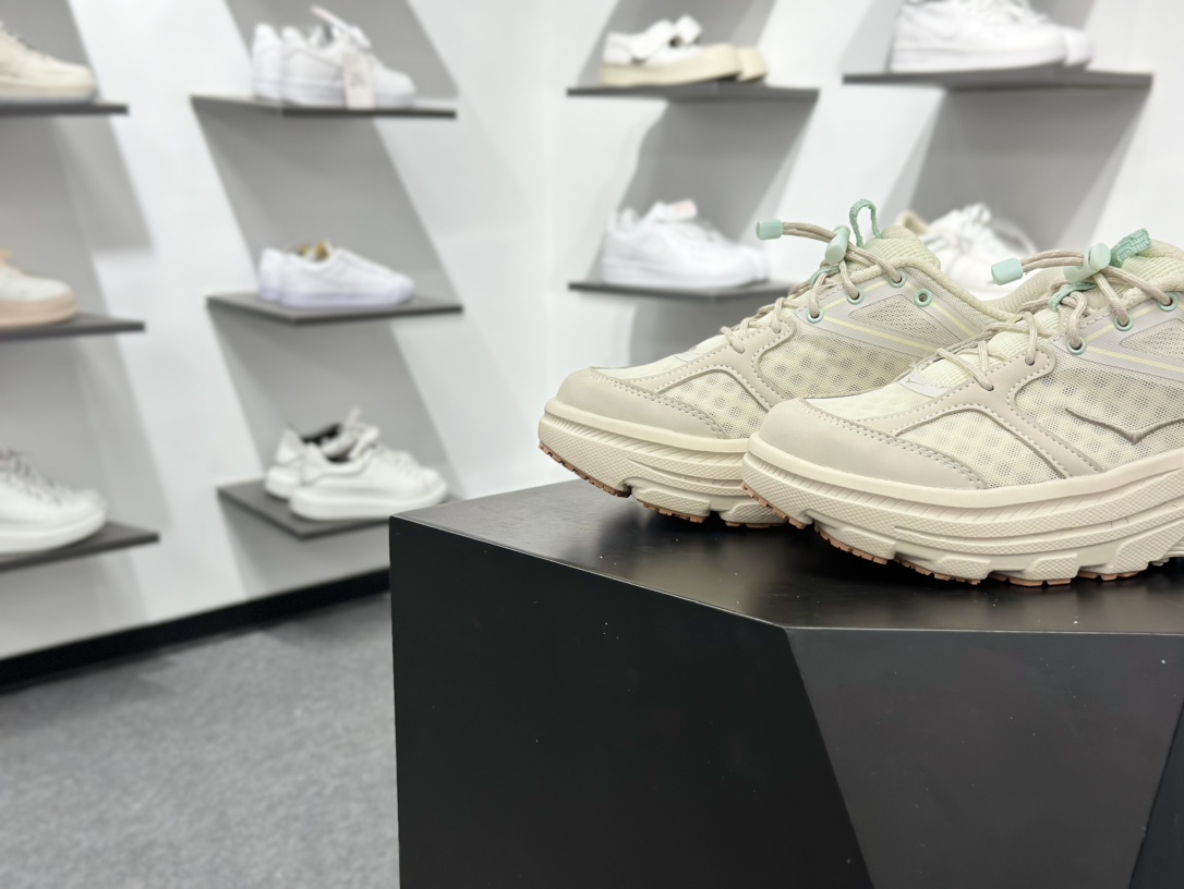 HOKA ONEU BONDI B3LS 舒适防滑耐磨低帮休闲跑步鞋 1155351-OKT-莆田鞋,莆田鞋货源,高仿鞋,高仿鞋货源,安福档口,莆田高仿鞋,莆田鞋批发,高仿鞋批发,莆田高仿运动鞋,高仿运动鞋,莆田运动鞋 HOKA ONEU BONDI B3LS 舒适防滑耐磨低帮休闲跑步鞋 1155351-OKT