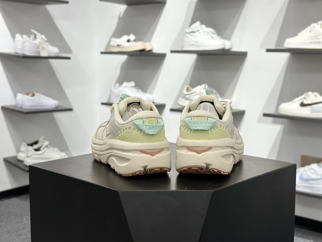 HOKA ONEU BONDI B3LS 舒适防滑耐磨低帮休闲跑步鞋 1155351-OKT-莆田鞋,莆田鞋货源,高仿鞋,高仿鞋货源,安福档口,莆田高仿鞋,莆田鞋批发,高仿鞋批发,莆田高仿运动鞋,高仿运动鞋,莆田运动鞋 HOKA ONEU BONDI B3LS 舒适防滑耐磨低帮休闲跑步鞋 1155351-OKT