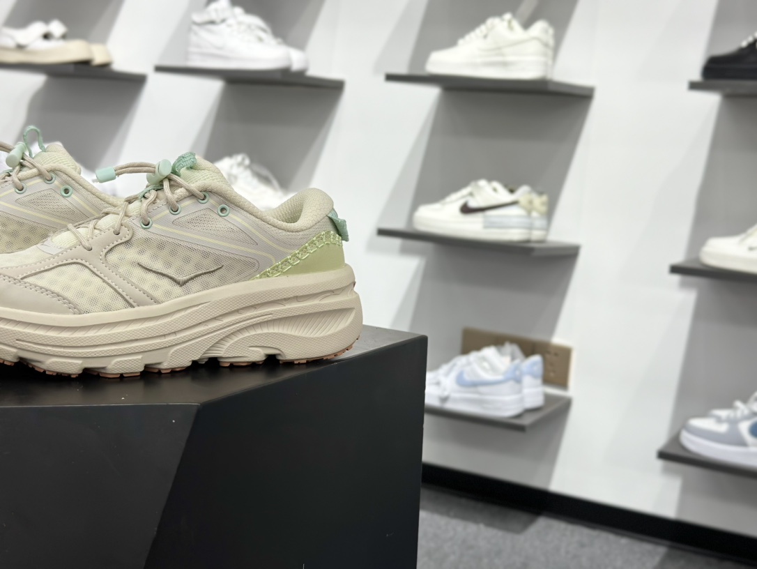 HOKA ONEU BONDI B3LS 舒适防滑耐磨低帮休闲跑步鞋 1155351-OKT-莆田鞋,莆田鞋货源,高仿鞋,高仿鞋货源,安福档口,莆田高仿鞋,莆田鞋批发,高仿鞋批发,莆田高仿运动鞋,高仿运动鞋,莆田运动鞋 HOKA ONEU BONDI B3LS 舒适防滑耐磨低帮休闲跑步鞋 1155351-OKT