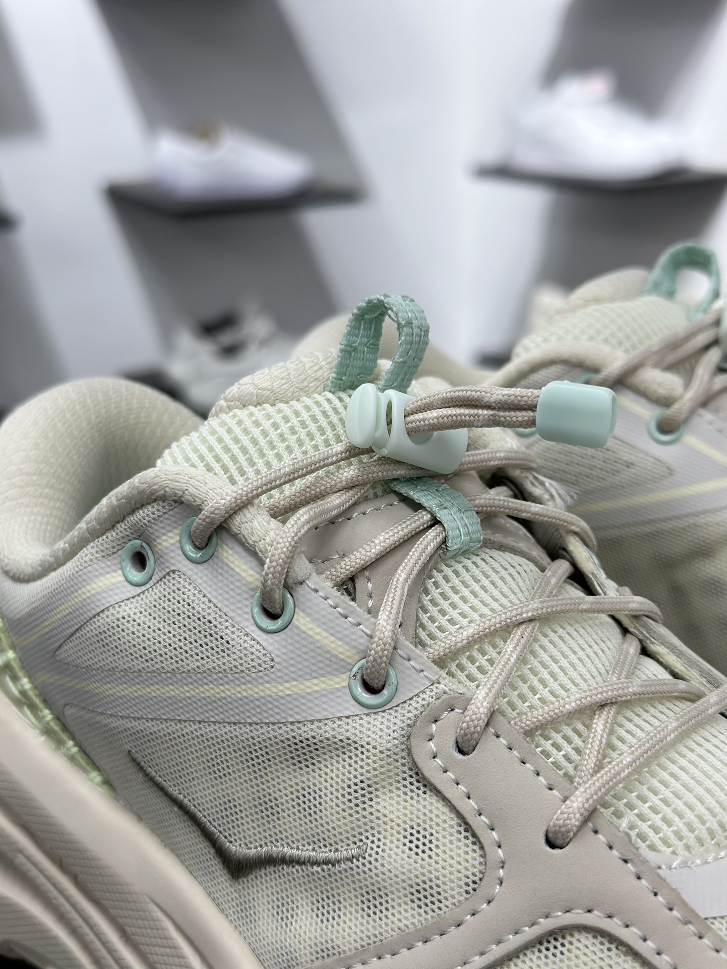 HOKA ONEU BONDI B3LS 舒适防滑耐磨低帮休闲跑步鞋 1155351-OKT-莆田鞋,莆田鞋货源,高仿鞋,高仿鞋货源,安福档口,莆田高仿鞋,莆田鞋批发,高仿鞋批发,莆田高仿运动鞋,高仿运动鞋,莆田运动鞋 HOKA ONEU BONDI B3LS 舒适防滑耐磨低帮休闲跑步鞋 1155351-OKT