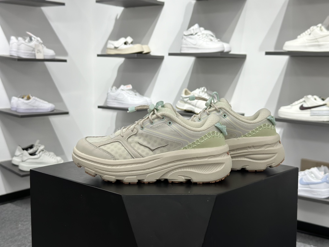 HOKA ONEU BONDI B3LS 舒适防滑耐磨低帮休闲跑步鞋 1155351-OKT-莆田鞋,莆田鞋货源,高仿鞋,高仿鞋货源,安福档口,莆田高仿鞋,莆田鞋批发,高仿鞋批发,莆田高仿运动鞋,高仿运动鞋,莆田运动鞋 HOKA ONEU BONDI B3LS 舒适防滑耐磨低帮休闲跑步鞋 1155351-OKT