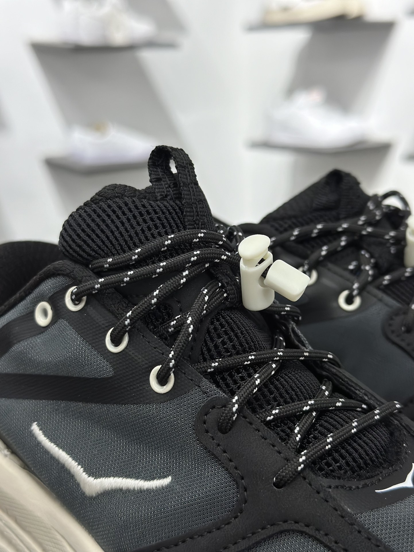 180 HOKA ONEU BONDI B3LS 舒适防滑耐磨低帮休闲跑步鞋 1155351-BKLB-Chinese UA Cheap High Quatity Brand Clothes Bags handbags Sneakers wholesale wholesaler seller from China Factory suppliers Fashion Clothing Shoes best Quality Beautiful Price 180 HOKA ONEU BONDI B3LS 舒适防滑耐磨低帮休闲跑步鞋 1155351-BKLB