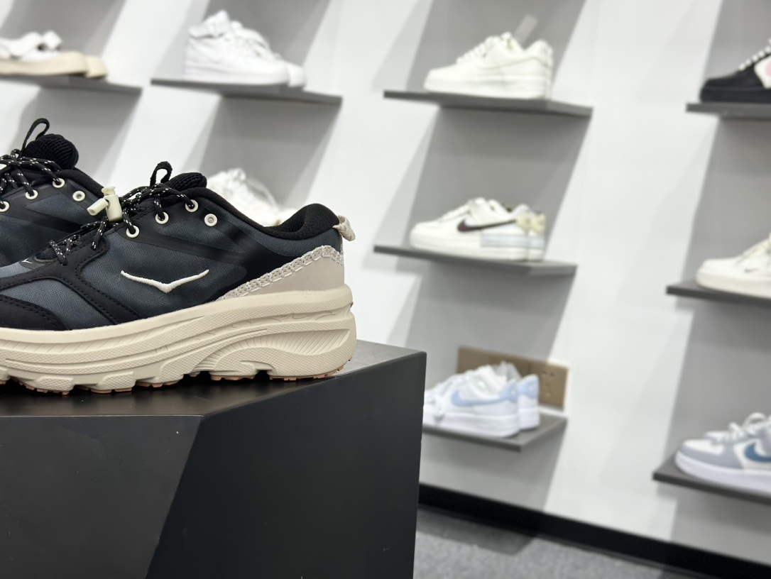 180 HOKA ONEU BONDI B3LS 舒适防滑耐磨低帮休闲跑步鞋 1155351-BKLB-Chinese UA Cheap High Quatity Brand Clothes Bags handbags Sneakers wholesale wholesaler seller from China Factory suppliers Fashion Clothing Shoes best Quality Beautiful Price 180 HOKA ONEU BONDI B3LS 舒适防滑耐磨低帮休闲跑步鞋 1155351-BKLB