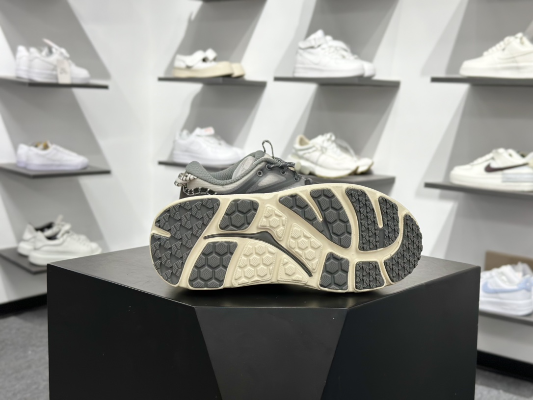 180 HOKA ONEU BONDI B3LS 舒适防滑耐磨低帮休闲跑步鞋 1155351-CYWH-Chinese UA Cheap High Quatity Brand Clothes Bags handbags Sneakers wholesale wholesaler seller from China Factory suppliers Fashion Clothing Shoes best Quality Beautiful Price 180 HOKA ONEU BONDI B3LS 舒适防滑耐磨低帮休闲跑步鞋 1155351-CYWH