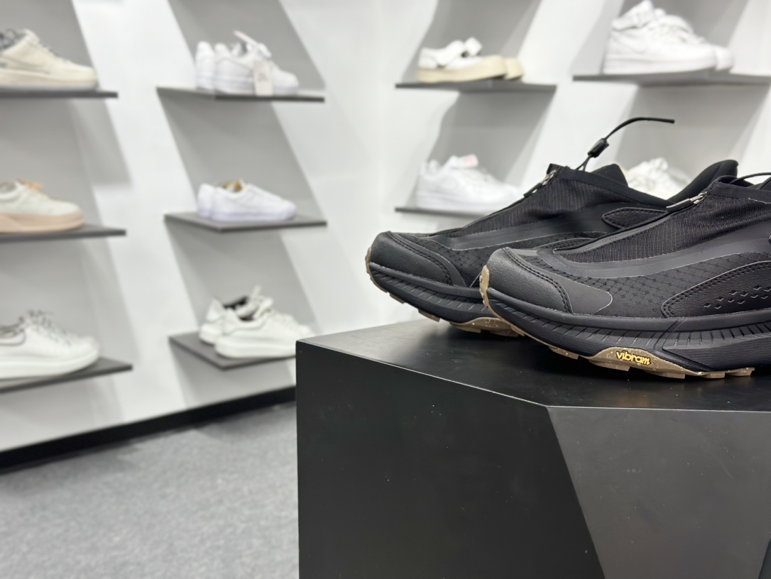 220 HOKA ONE ONE U PROJECT TRANSPORT 低帮专业越野跑步鞋  1162850