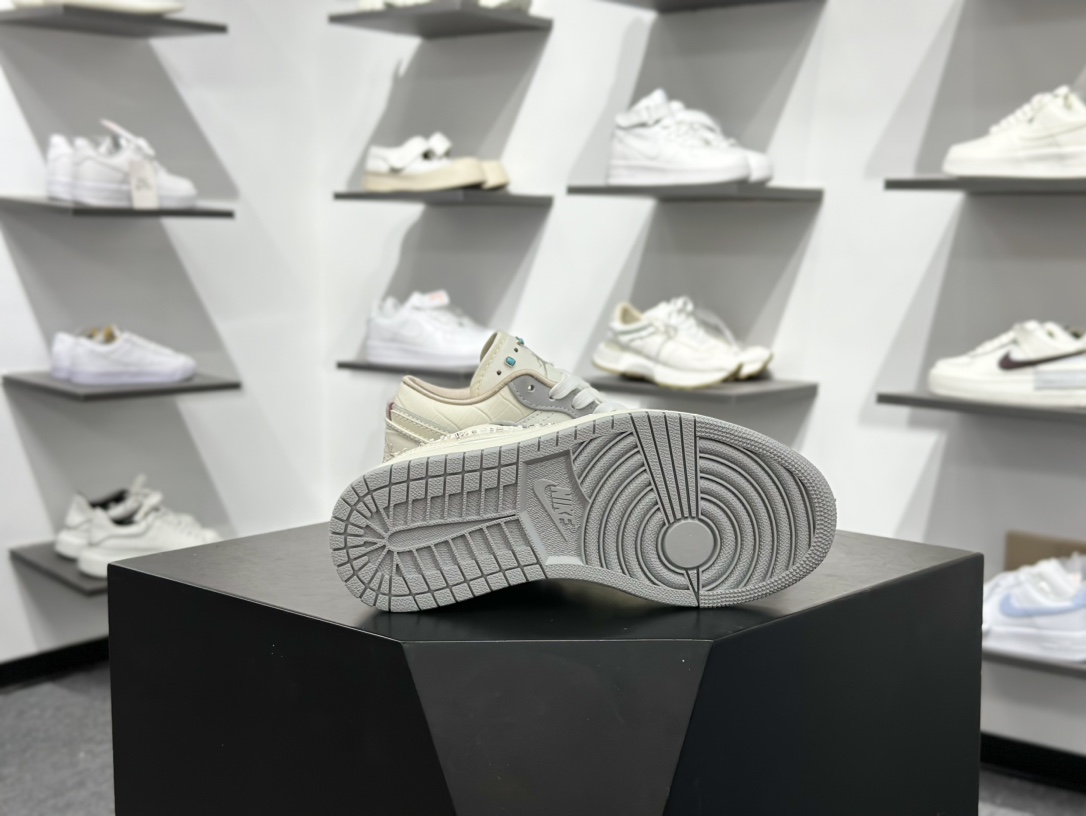 200 Air Jordan AJ1 Low 低帮 IH7323-100-Chinese UA Cheap High Quatity Brand Clothes Bags handbags Sneakers wholesale wholesaler seller from China Factory suppliers Fashion Clothing Shoes best Quality Beautiful Price 200 Air Jordan AJ1 Low 低帮 IH7323-100