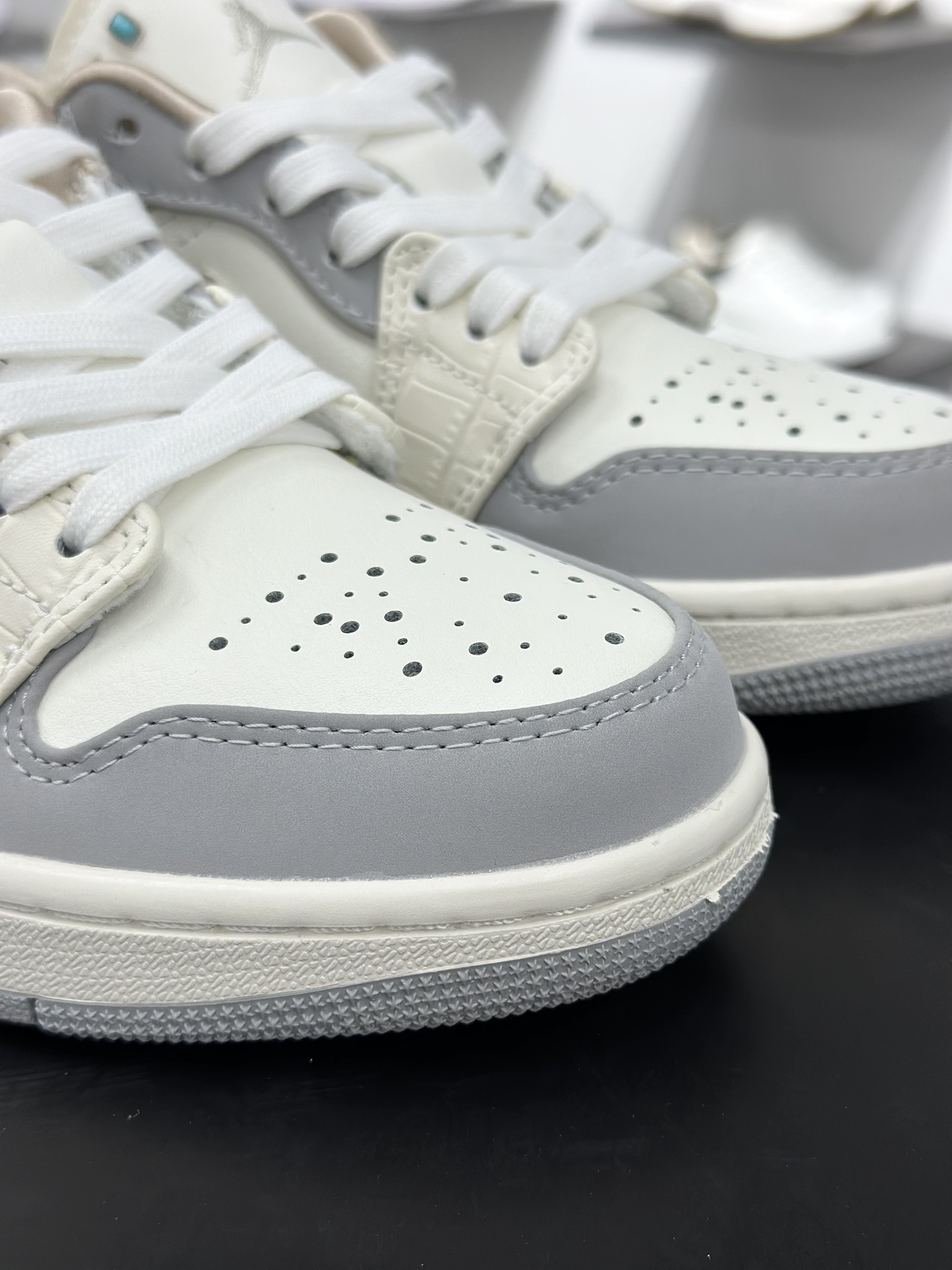 200 Air Jordan AJ1 Low 低帮 IH7323-100-Chinese UA Cheap High Quatity Brand Clothes Bags handbags Sneakers wholesale wholesaler seller from China Factory suppliers Fashion Clothing Shoes best Quality Beautiful Price 200 Air Jordan AJ1 Low 低帮 IH7323-100