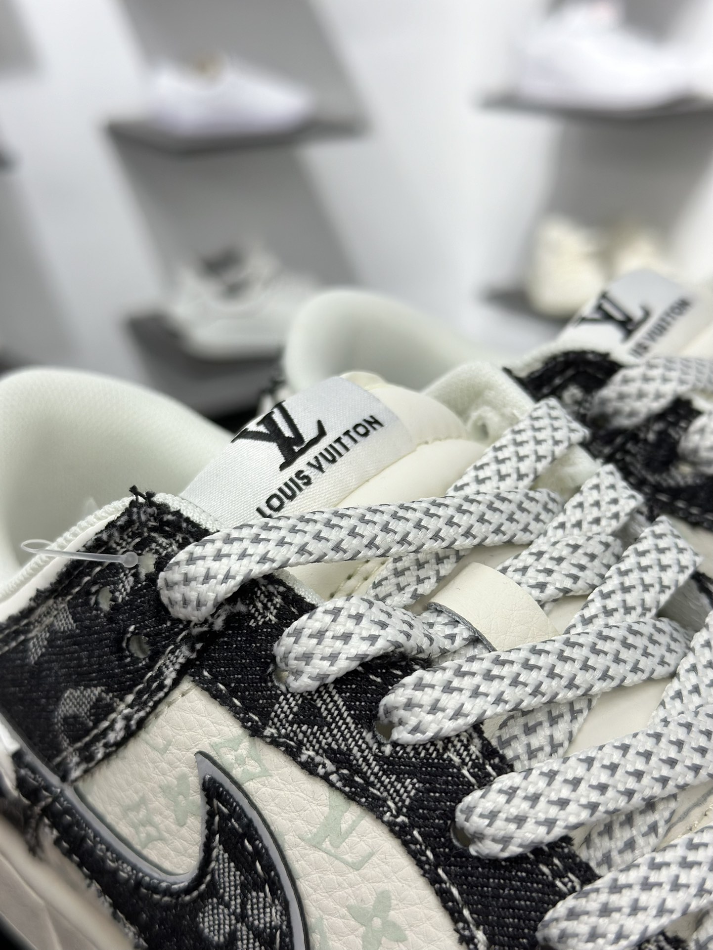 280 Nike SB Dunk Low x Louis Vuitton 黑白牛仔双小勾满天星 YX5066-378-Chinese UA Cheap High Quatity Brand Clothes Bags handbags Sneakers wholesale wholesaler seller from China Factory suppliers Fashion Clothing Shoes best Quality Beautiful Price 280 Nike SB Dunk Low x Louis Vuitton 黑白牛仔双小勾满天星 YX5066-378