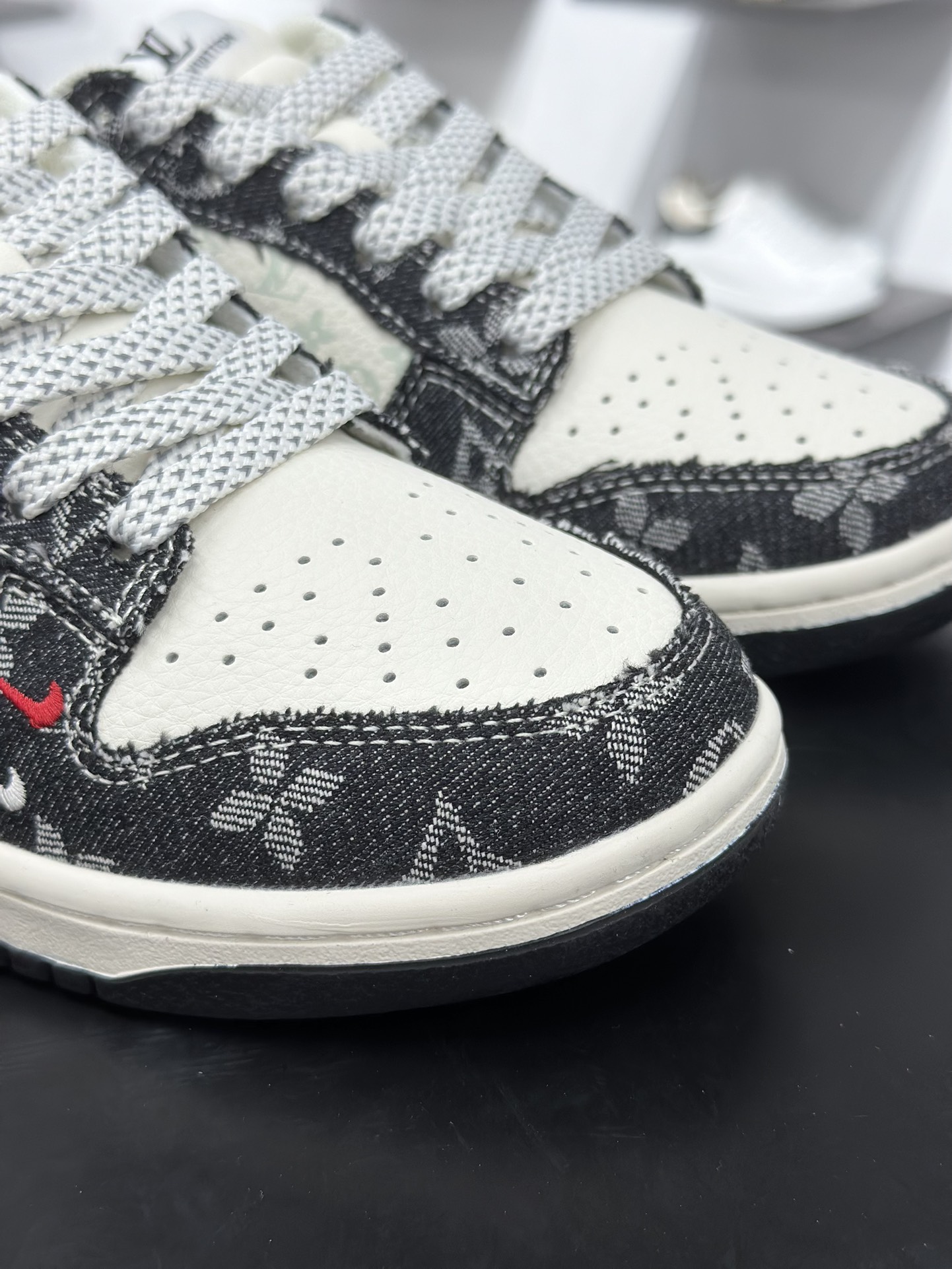 280 Nike SB Dunk Low x Louis Vuitton 黑白牛仔双小勾满天星 YX5066-378-Chinese UA Cheap High Quatity Brand Clothes Bags handbags Sneakers wholesale wholesaler seller from China Factory suppliers Fashion Clothing Shoes best Quality Beautiful Price 280 Nike SB Dunk Low x Louis Vuitton 黑白牛仔双小勾满天星 YX5066-378