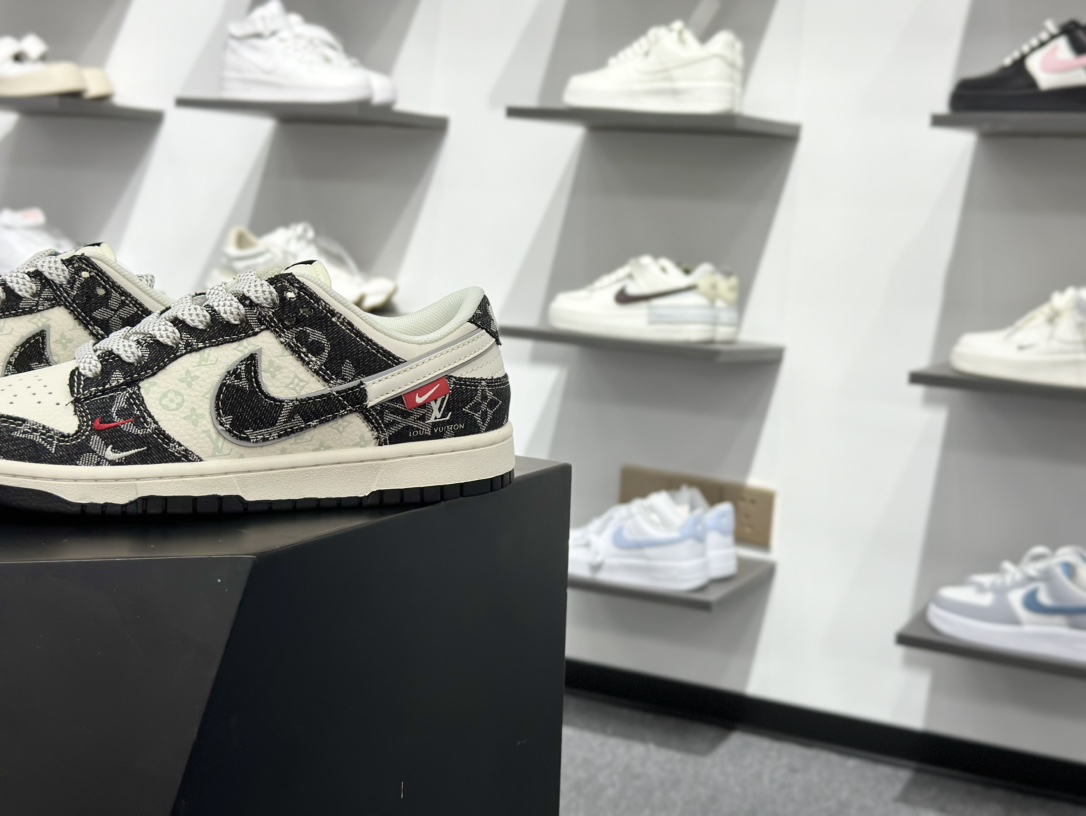 280 Nike SB Dunk Low x Louis Vuitton 黑白牛仔双小勾满天星 YX5066-378-Chinese UA Cheap High Quatity Brand Clothes Bags handbags Sneakers wholesale wholesaler seller from China Factory suppliers Fashion Clothing Shoes best Quality Beautiful Price 280 Nike SB Dunk Low x Louis Vuitton 黑白牛仔双小勾满天星 YX5066-378