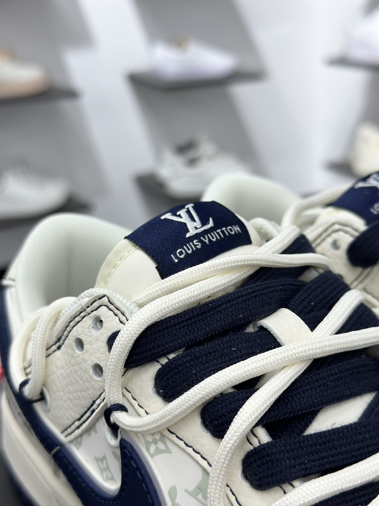 300 Nike SB Dunk Low x Louis Vuitton 米蓝绑带 YX5066-370-Chinese UA Cheap High Quatity Brand Clothes Bags handbags Sneakers wholesale wholesaler seller from China Factory suppliers Fashion Clothing Shoes best Quality Beautiful Price 300 Nike SB Dunk Low x Louis Vuitton 米蓝绑带 YX5066-370