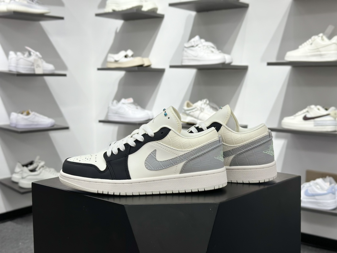 200 Air Jordan 1 Low 雾霾珍珠 AJ1乔1低帮休闲板鞋 IO2242-101-Chinese UA Cheap High Quatity Brand Clothes Bags handbags Sneakers wholesale wholesaler seller from China Factory suppliers Fashion Clothing Shoes best Quality Beautiful Price 200 Air Jordan 1 Low 雾霾珍珠 AJ1乔1低帮休闲板鞋 IO2242-101