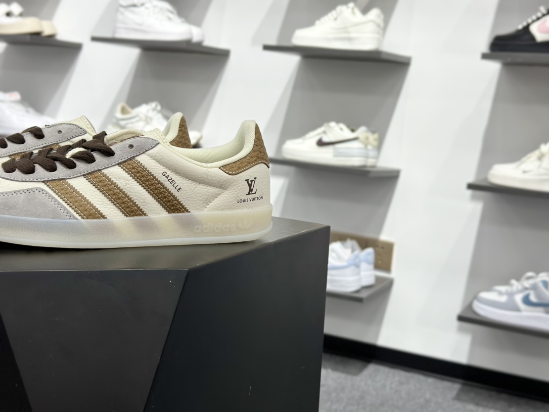 260 AdidSAMBA OG 德训鞋 高端定制桑巴系列 低帮休闲板鞋 DM1234-010-Chinese UA Cheap High Quatity Brand Clothes Bags handbags Sneakers wholesale wholesaler seller from China Factory suppliers Fashion Clothing Shoes best Quality Beautiful Price 260 AdidSAMBA OG 德训鞋 高端定制桑巴系列 低帮休闲板鞋 DM1234-010