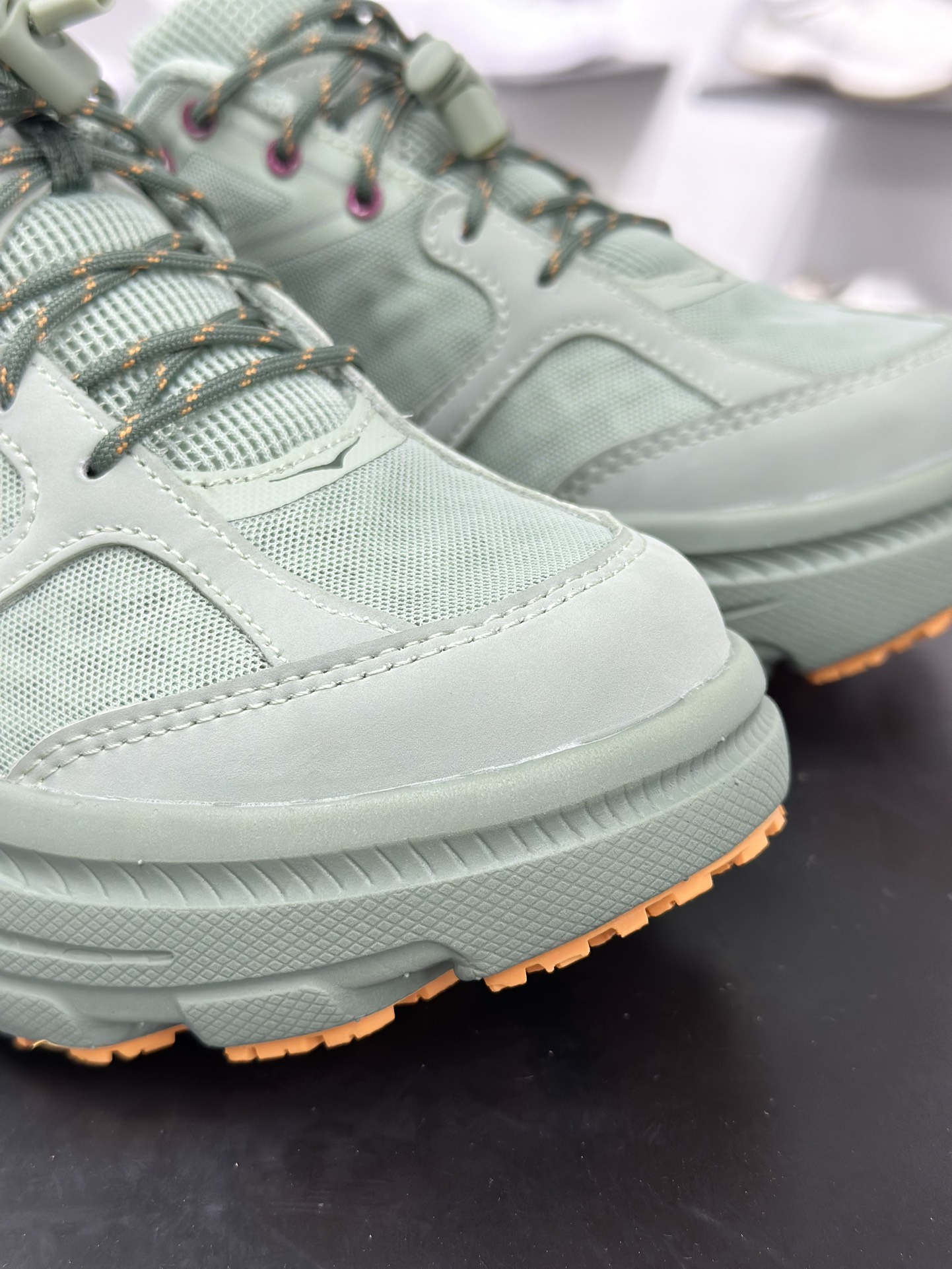 180 HOKA ONEU BONDI B3LS 舒适防滑耐磨低帮休闲跑步鞋 1155351-ASC-Chinese UA Cheap High Quatity Brand Clothes Bags handbags Sneakers wholesale wholesaler seller from China Factory suppliers Fashion Clothing Shoes best Quality Beautiful Price 180 HOKA ONEU BONDI B3LS 舒适防滑耐磨低帮休闲跑步鞋 1155351-ASC