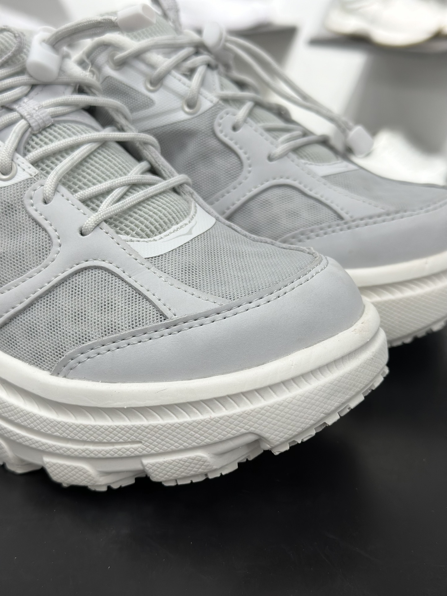 180 HOKA ONEU BONDI B3LS 舒适防滑耐磨低帮休闲跑步鞋 1155351W-050
