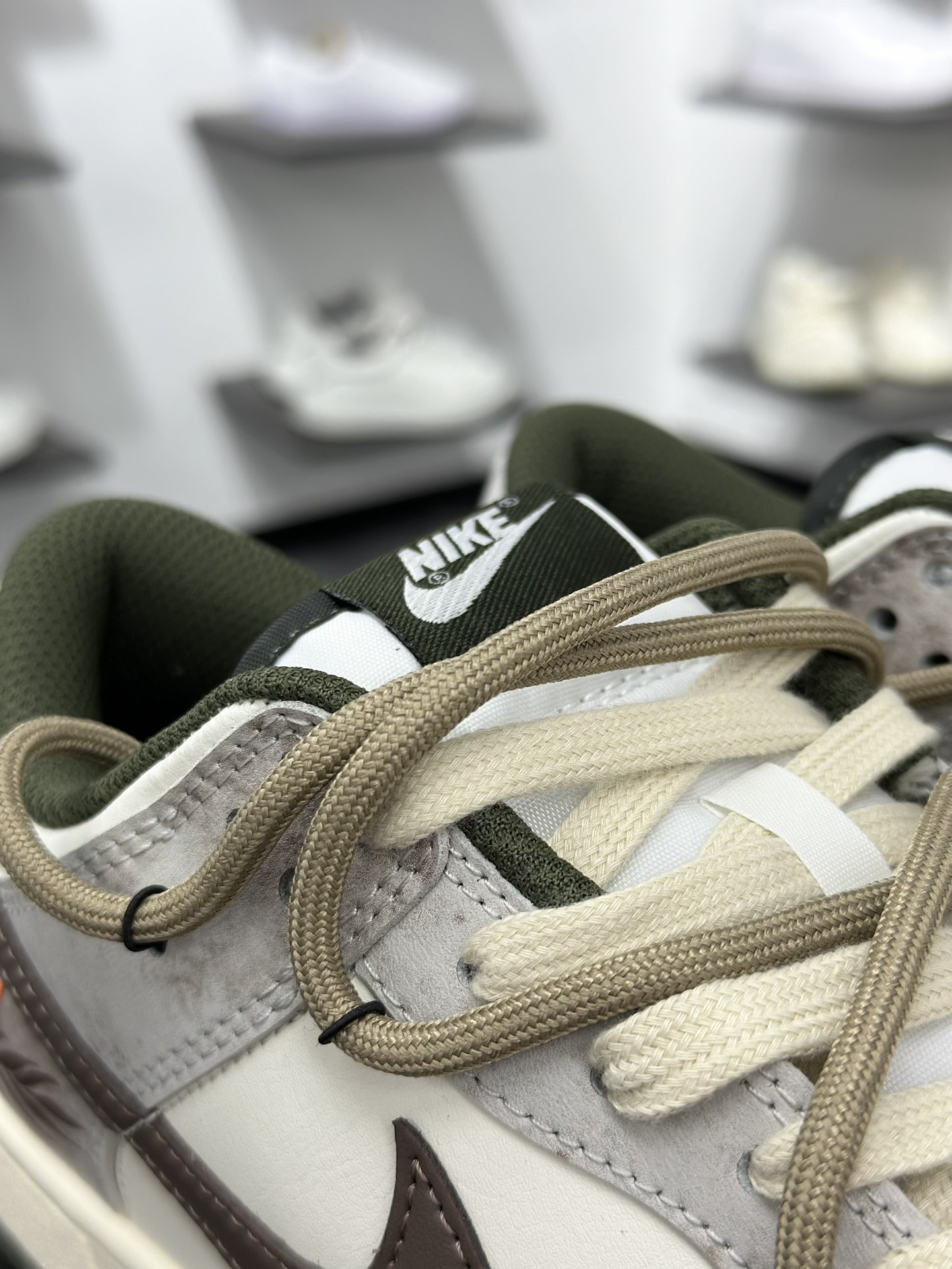 300 Nike SB Dunk Low LV联名 解构绑带 YX5066-370-Chinese UA Cheap High Quatity Brand Clothes Bags handbags Sneakers wholesale wholesaler seller from China Factory suppliers Fashion Clothing Shoes best Quality Beautiful Price 300 Nike SB Dunk Low LV联名 解构绑带 YX5066-370