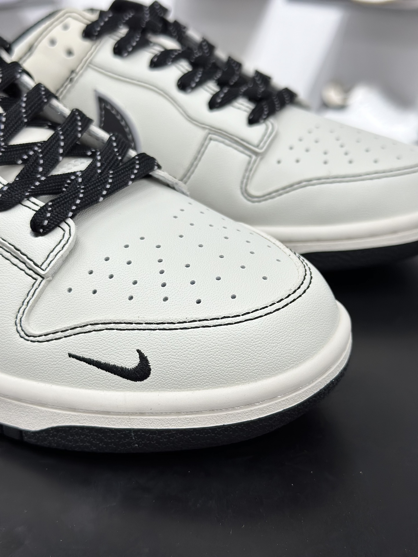 280 Nike SB Dunk Low x NIKE 白黑双小勾满天星 CS1688-116-Chinese UA Cheap High Quatity Brand Clothes Bags handbags Sneakers wholesale wholesaler seller from China Factory suppliers Fashion Clothing Shoes best Quality Beautiful Price 280 Nike SB Dunk Low x NIKE 白黑双小勾满天星 CS1688-116