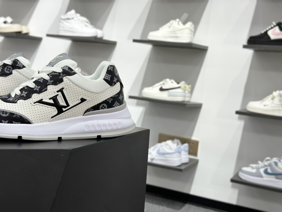 220 LV路易威登板鞋 小白鞋系列 舒适轻泡大底和百搭性霸屏整个时尚娱乐圈 MS1659-Chinese UA Cheap High Quatity Brand Clothes Bags handbags Sneakers wholesale wholesaler seller from China Factory suppliers Fashion Clothing Shoes best Quality Beautiful Price 220 LV路易威登板鞋 小白鞋系列 舒适轻泡大底和百搭性霸屏整个时尚娱乐圈 MS1659