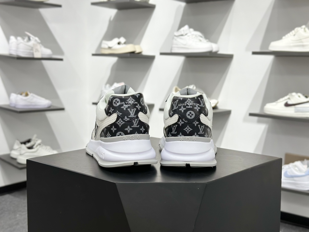 220 LV路易威登板鞋 小白鞋系列 舒适轻泡大底和百搭性霸屏整个时尚娱乐圈 MS1659-Chinese UA Cheap High Quatity Brand Clothes Bags handbags Sneakers wholesale wholesaler seller from China Factory suppliers Fashion Clothing Shoes best Quality Beautiful Price 220 LV路易威登板鞋 小白鞋系列 舒适轻泡大底和百搭性霸屏整个时尚娱乐圈 MS1659