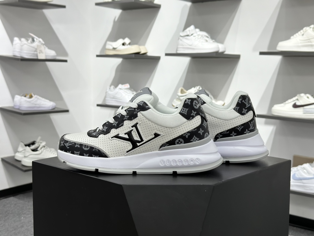 220 LV路易威登板鞋 小白鞋系列 舒适轻泡大底和百搭性霸屏整个时尚娱乐圈 MS1659-Chinese UA Cheap High Quatity Brand Clothes Bags handbags Sneakers wholesale wholesaler seller from China Factory suppliers Fashion Clothing Shoes best Quality Beautiful Price 220 LV路易威登板鞋 小白鞋系列 舒适轻泡大底和百搭性霸屏整个时尚娱乐圈 MS1659