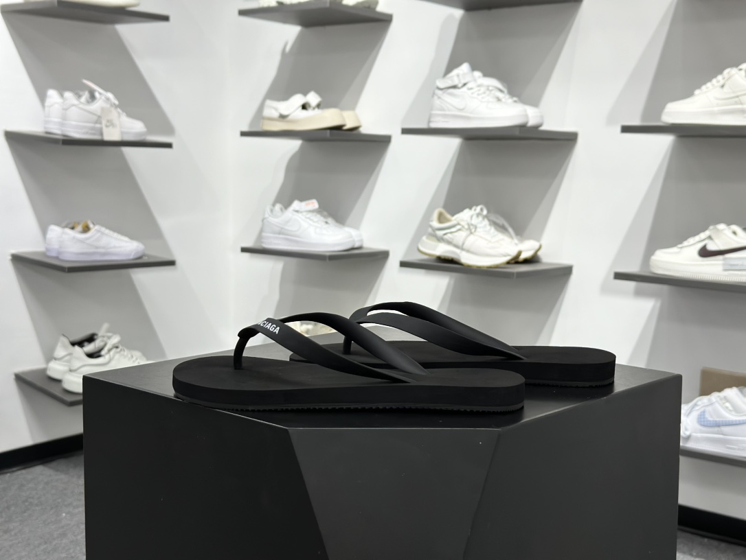 160 Balenciaga巴黎世家 圆头套脚人字拖鞋 巴黎世家拖鞋 812925 W1TAB 9710