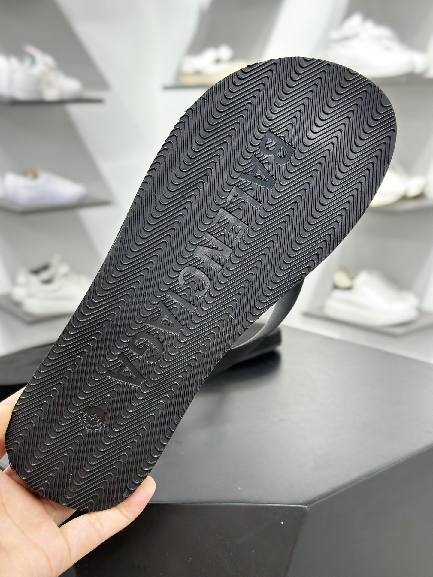 160 Balenciaga巴黎世家 圆头套脚人字拖鞋 巴黎世家拖鞋 812925 W1TAB 9710