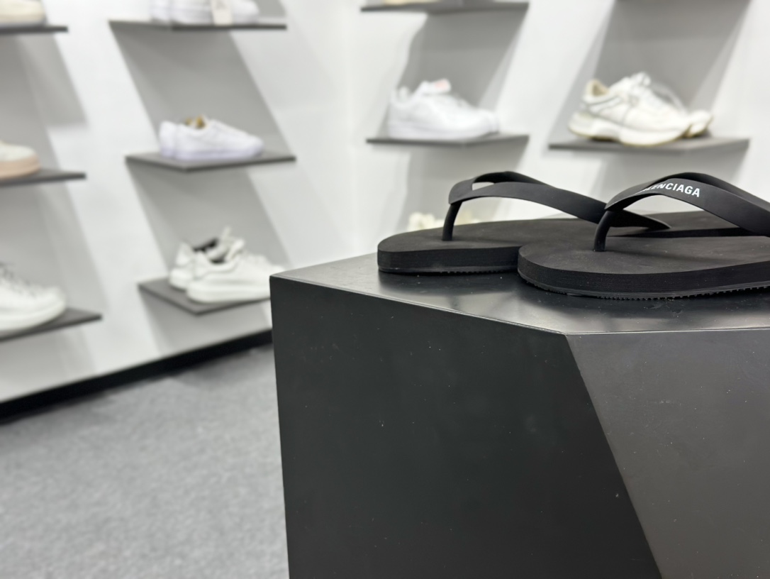 160 Balenciaga巴黎世家 圆头套脚人字拖鞋 巴黎世家拖鞋 812925 W1TAB 9710