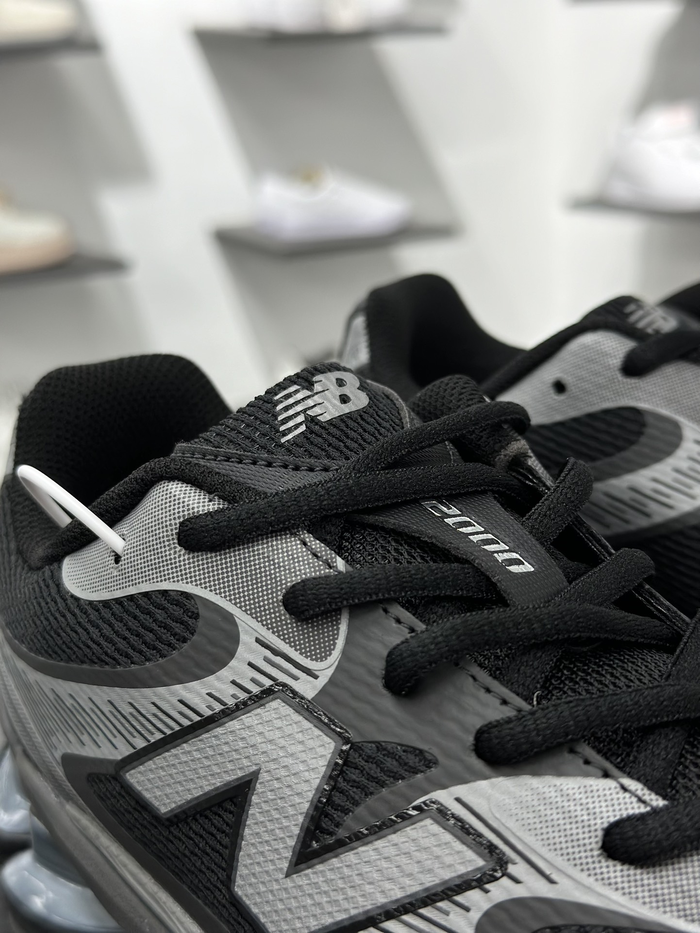 ew Balance U2000” Sliver/Black”NB系列复古百搭科幻老爹风休闲运动跑步鞋  U2000EA