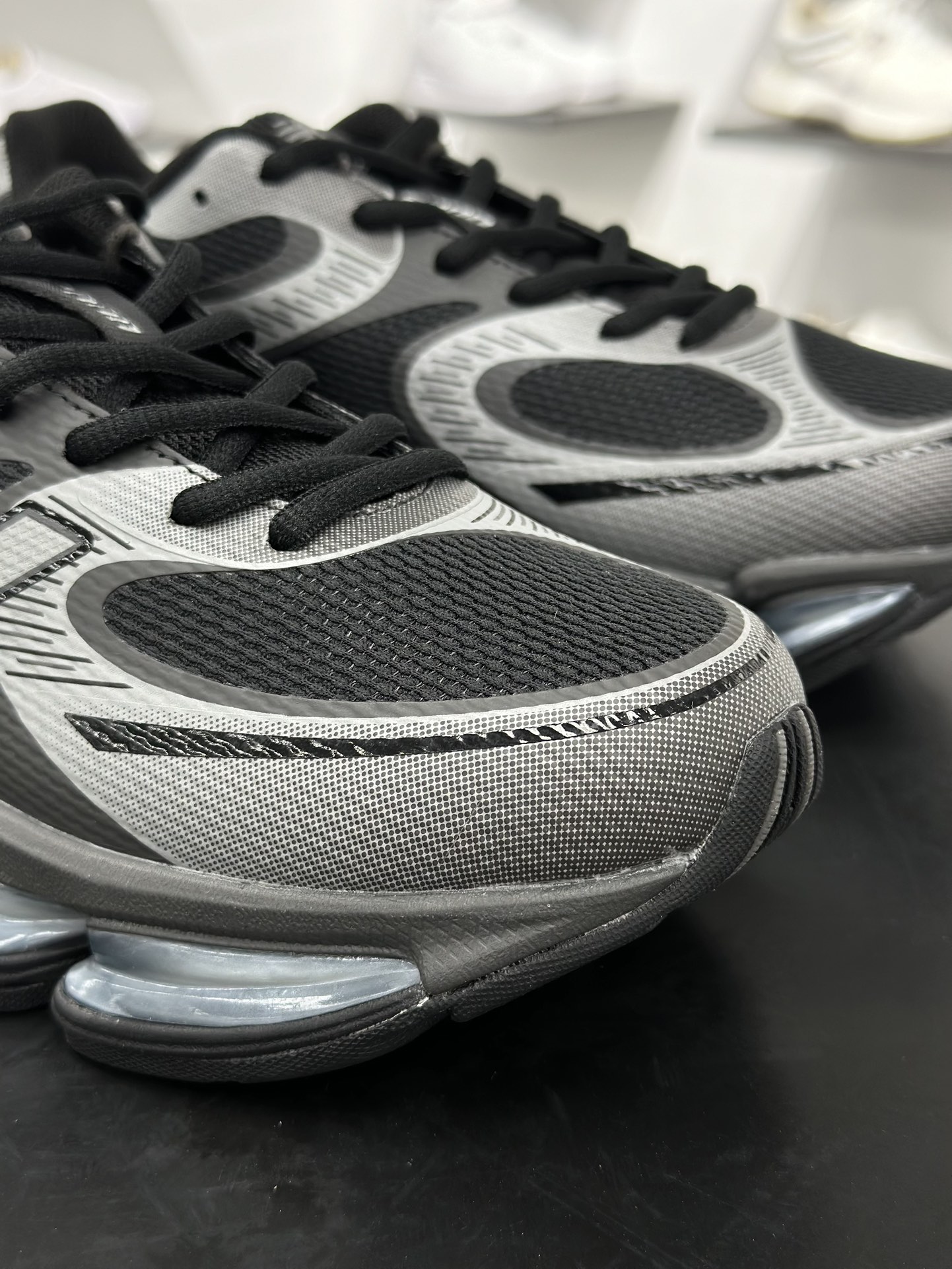 ew Balance U2000” Sliver/Black”NB系列复古百搭科幻老爹风休闲运动跑步鞋  U2000EA