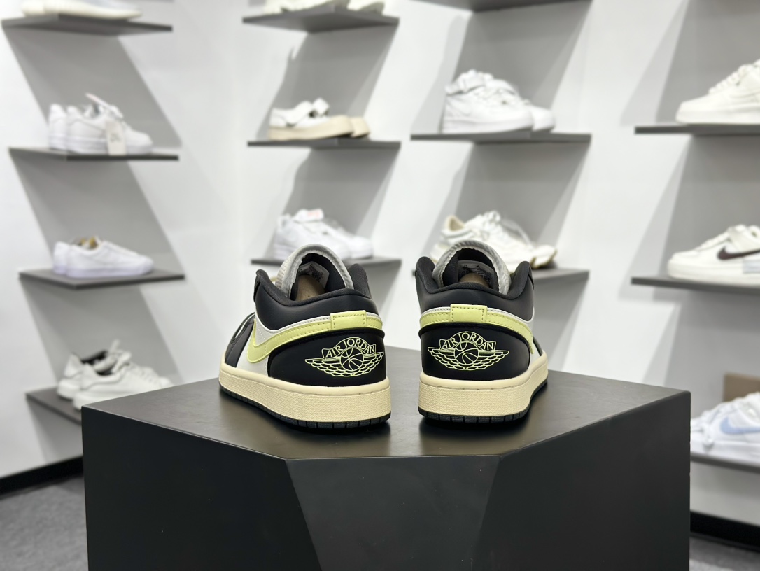 200 Air Jordan 1 Low 黑白绿 HQ3009-003-Chinese UA Cheap High Quatity Brand Clothes Bags handbags Sneakers wholesale wholesaler seller from China Factory suppliers Fashion Clothing Shoes best Quality Beautiful Price 200 Air Jordan 1 Low 黑白绿 HQ3009-003