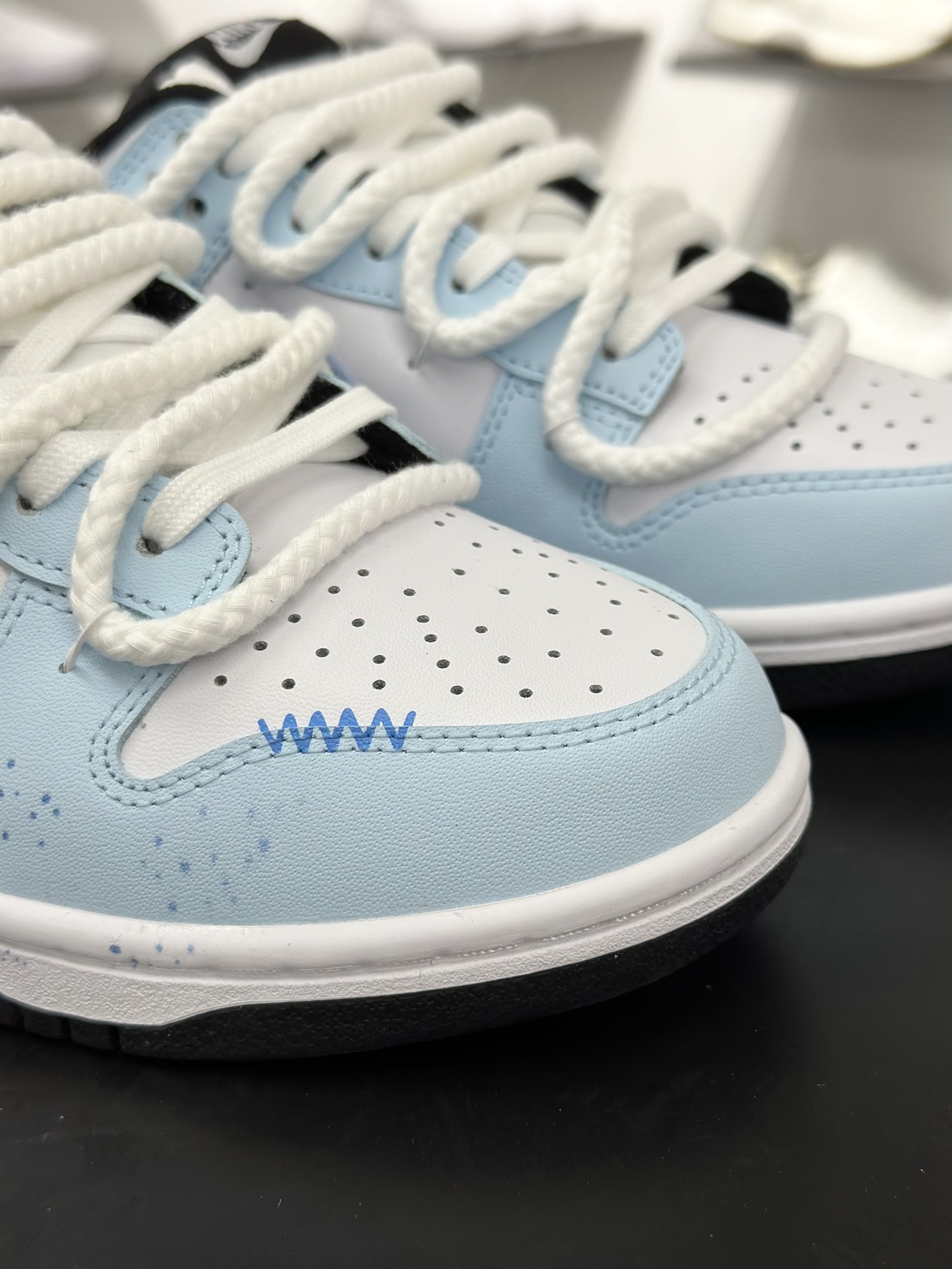 280 NK Dunk Low 星辰大海 此款鞋身采用纯白皮革打造 DD1503-101-Chinese UA Cheap High Quatity Brand Clothes Bags handbags Sneakers wholesale wholesaler seller from China Factory suppliers Fashion Clothing Shoes best Quality Beautiful Price 280 NK Dunk Low 星辰大海 此款鞋身采用纯白皮革打造 DD1503-101