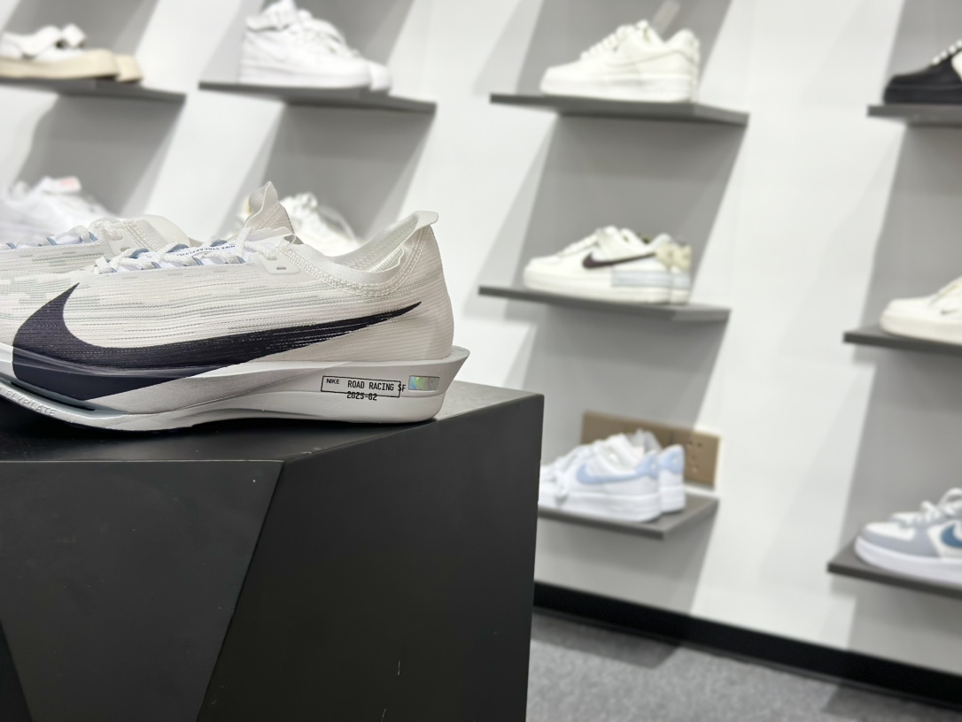 200 Nike ZoomX Streakfly 2 马拉松柔软缓震超轻透气跑鞋 HF6416-100-Chinese UA Cheap High Quatity Brand Clothes Bags handbags Sneakers wholesale wholesaler seller from China Factory suppliers Fashion Clothing Shoes best Quality Beautiful Price 200 Nike ZoomX Streakfly 2 马拉松柔软缓震超轻透气跑鞋 HF6416-100