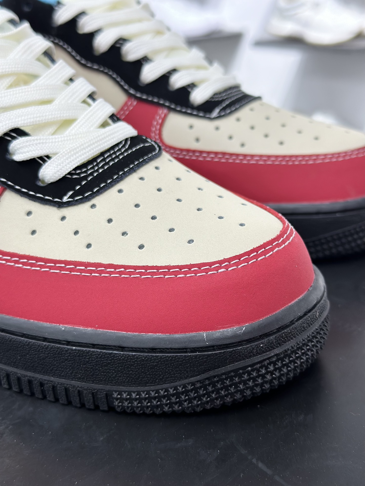 260 Nike Air Force 1‘07 Low Supreme联名 红黄紫 空军一号低帮休闲板鞋 KB1688-004-Chinese UA Cheap High Quatity Brand Clothes Bags handbags Sneakers wholesale wholesaler seller from China Factory suppliers Fashion Clothing Shoes best Quality Beautiful Price 260 Nike Air Force 1‘07 Low Supreme联名 红黄紫 空军一号低帮休闲板鞋 KB1688-004