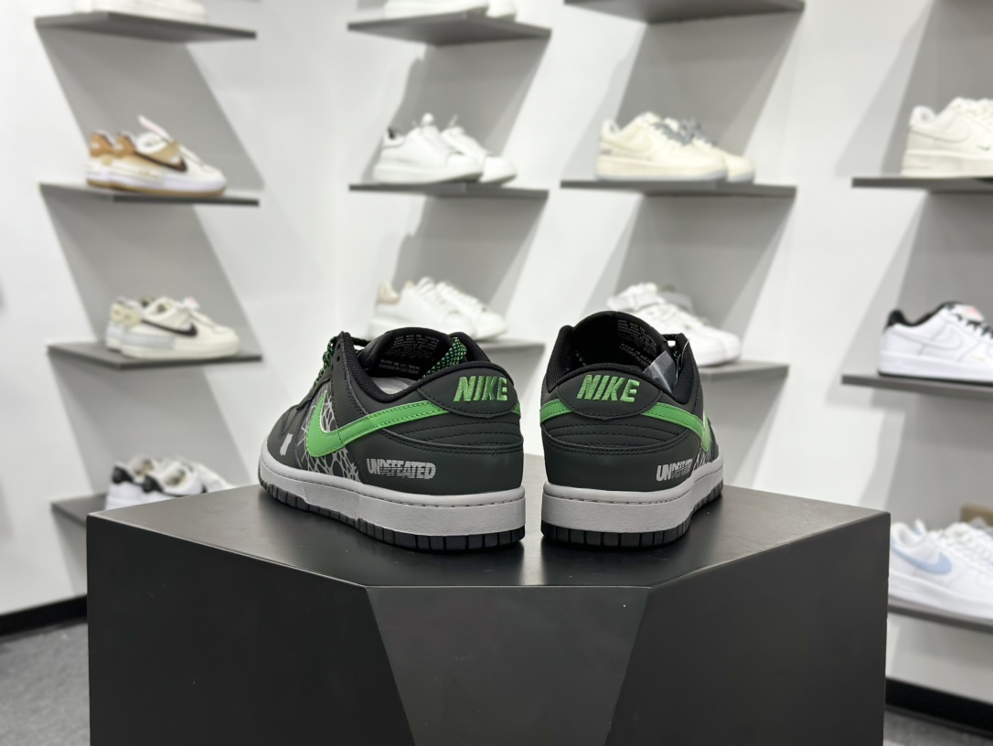 280 Nike SB Dunk Low UN联名 创意黑绿勾 高端定制 低帮休闲板鞋 QW5836-019-Chinese UA Cheap High Quatity Brand Clothes Bags handbags Sneakers wholesale wholesaler seller from China Factory suppliers Fashion Clothing Shoes best Quality Beautiful Price 280 Nike SB Dunk Low UN联名 创意黑绿勾 高端定制 低帮休闲板鞋 QW5836-019