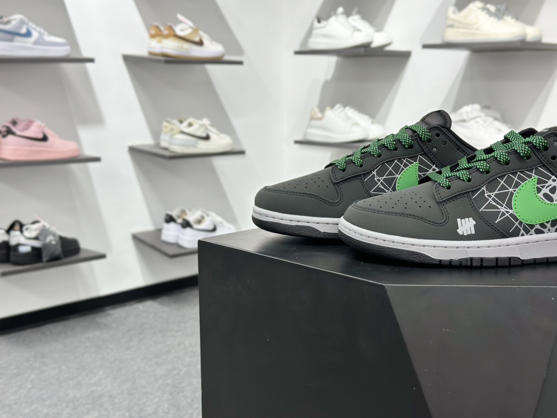 280 Nike SB Dunk Low UN联名 创意黑绿勾 高端定制 低帮休闲板鞋 QW5836-019-Chinese UA Cheap High Quatity Brand Clothes Bags handbags Sneakers wholesale wholesaler seller from China Factory suppliers Fashion Clothing Shoes best Quality Beautiful Price 280 Nike SB Dunk Low UN联名 创意黑绿勾 高端定制 低帮休闲板鞋 QW5836-019