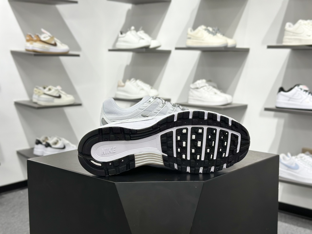 220 复古科技个性老爹鞋P-6000 灵感来源于 Pegasus 25 和 Pegasus 2006,并在设计中将这两种鞋款相互杂糅 CD6404-107-Chinese UA Cheap High Quatity Brand Clothes Bags handbags Sneakers wholesale wholesaler seller from China Factory suppliers Fashion Clothing Shoes best Quality Beautiful Price 220 复古科技个性老爹鞋P-6000 灵感来源于 Pegasus 25 和 Pegasus 2006,并在设计中将这两种鞋款相互杂糅 CD6404-107