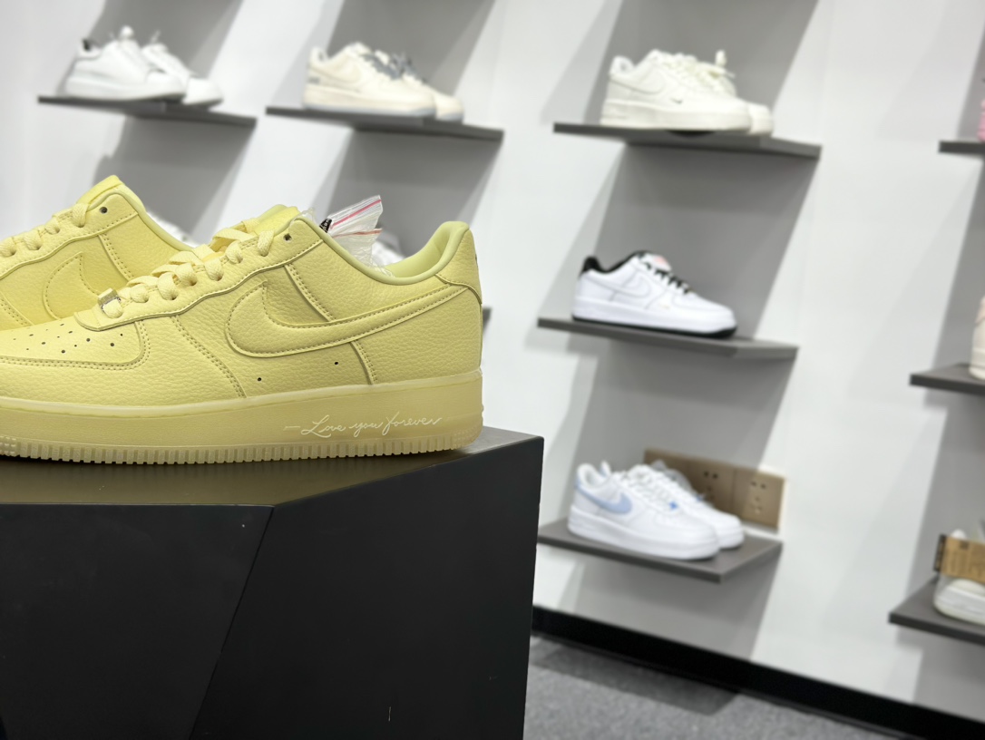 220 全新版本升级 NOCTA × Nike Air Force 1 ”Love You Forever”黄色 CZ8065-800-Chinese UA Cheap High Quatity Brand Clothes Bags handbags Sneakers wholesale wholesaler seller from China Factory suppliers Fashion Clothing Shoes best Quality Beautiful Price 220 全新版本升级 NOCTA × Nike Air Force 1 ”Love You Forever”黄色 CZ8065-800